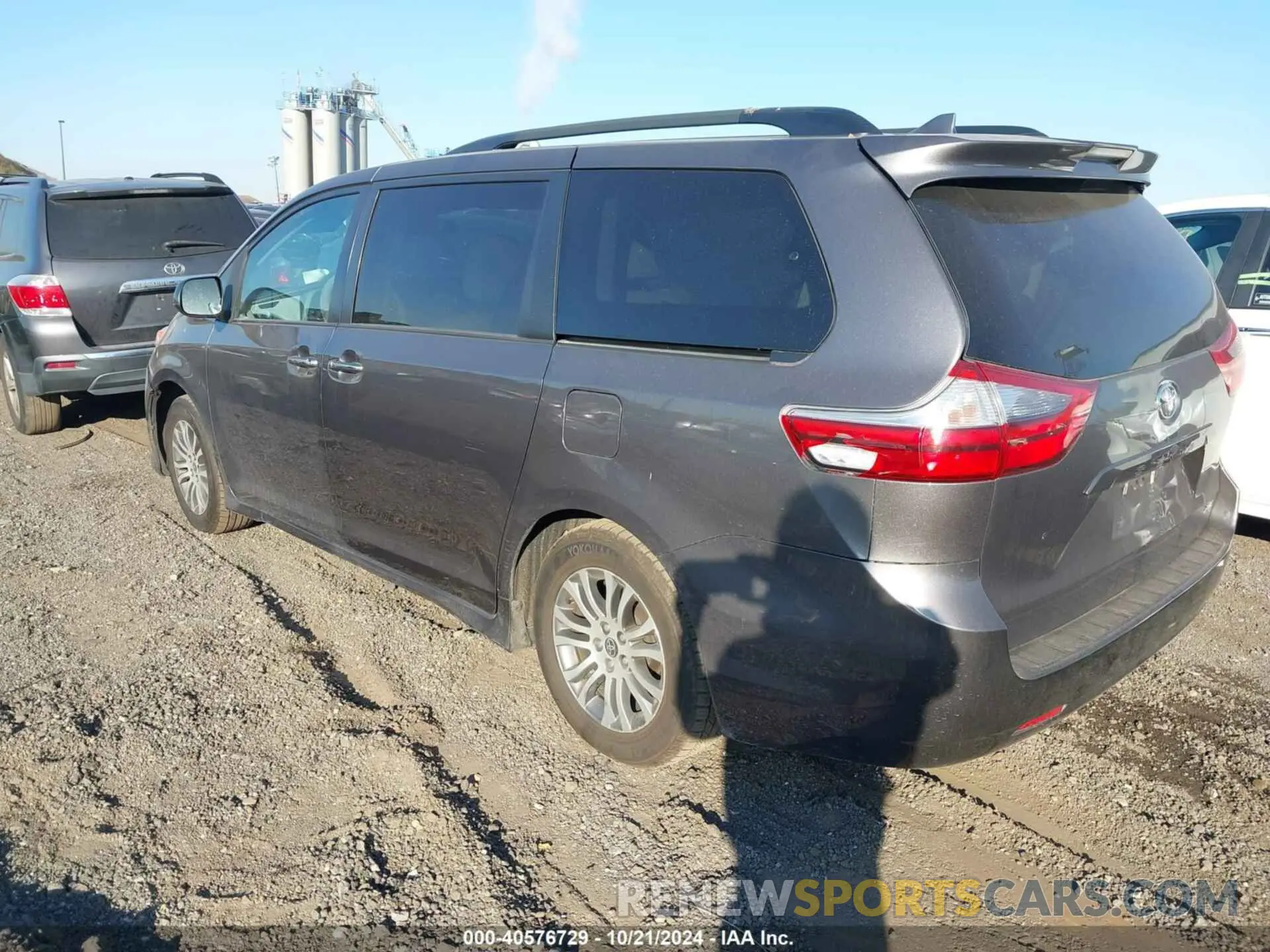 3 Photograph of a damaged car 5TDYZ3DC2LS064296 TOYOTA SIENNA 2020