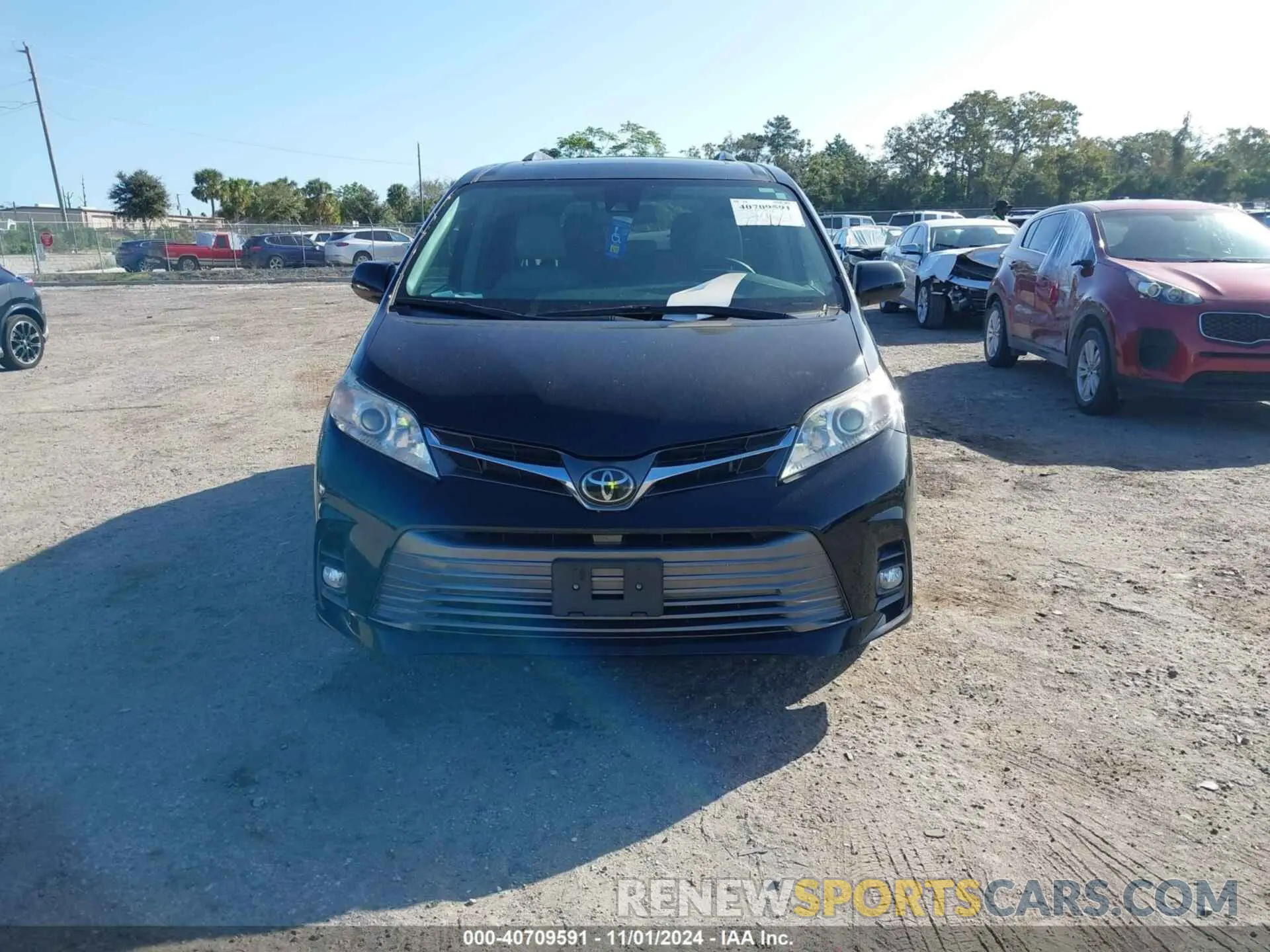 12 Photograph of a damaged car 5TDYZ3DC2LS064847 TOYOTA SIENNA 2020