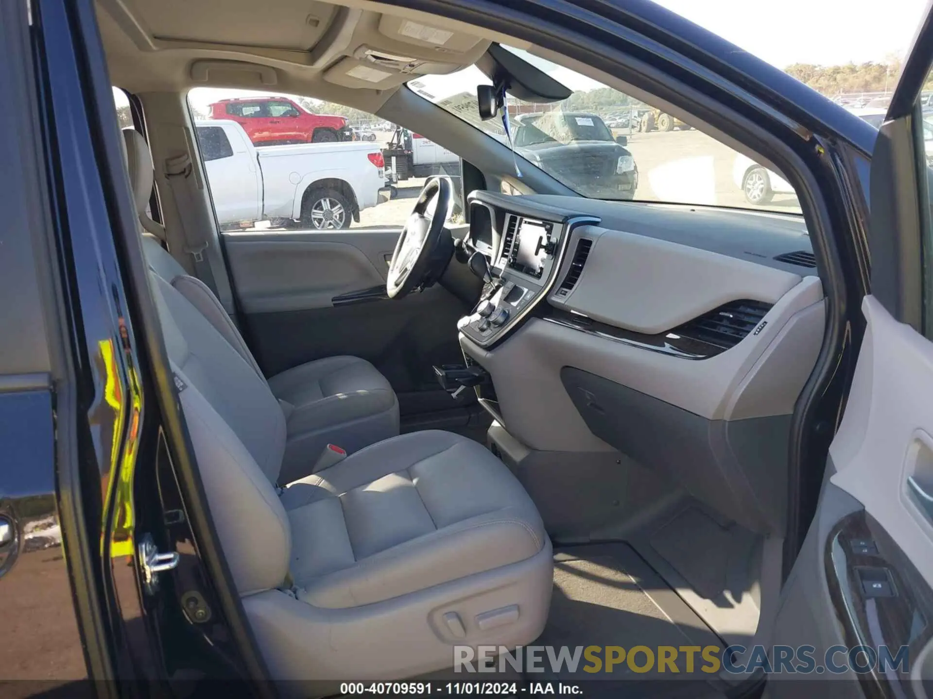 5 Photograph of a damaged car 5TDYZ3DC2LS064847 TOYOTA SIENNA 2020