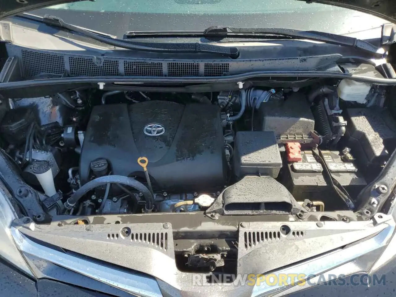 7 Photograph of a damaged car 5TDYZ3DC5LS035665 TOYOTA SIENNA 2020