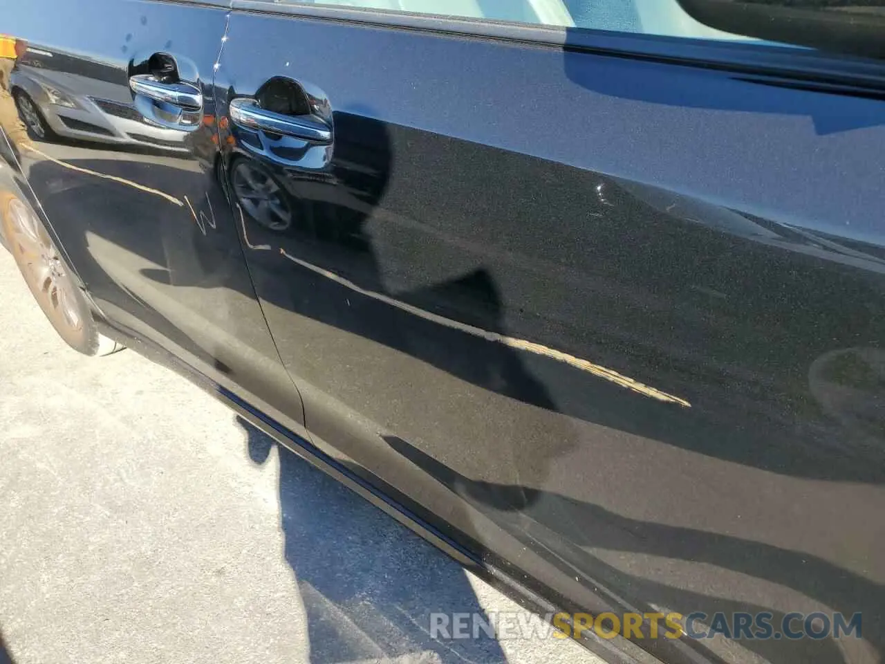 9 Photograph of a damaged car 5TDYZ3DC5LS035665 TOYOTA SIENNA 2020