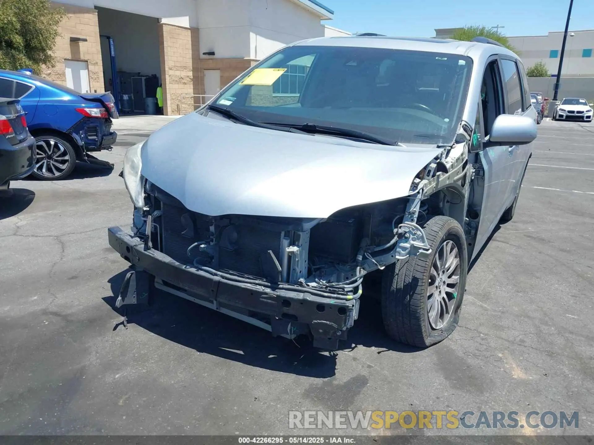 6 Photograph of a damaged car 5TDYZ3DC5LS054619 TOYOTA SIENNA 2020
