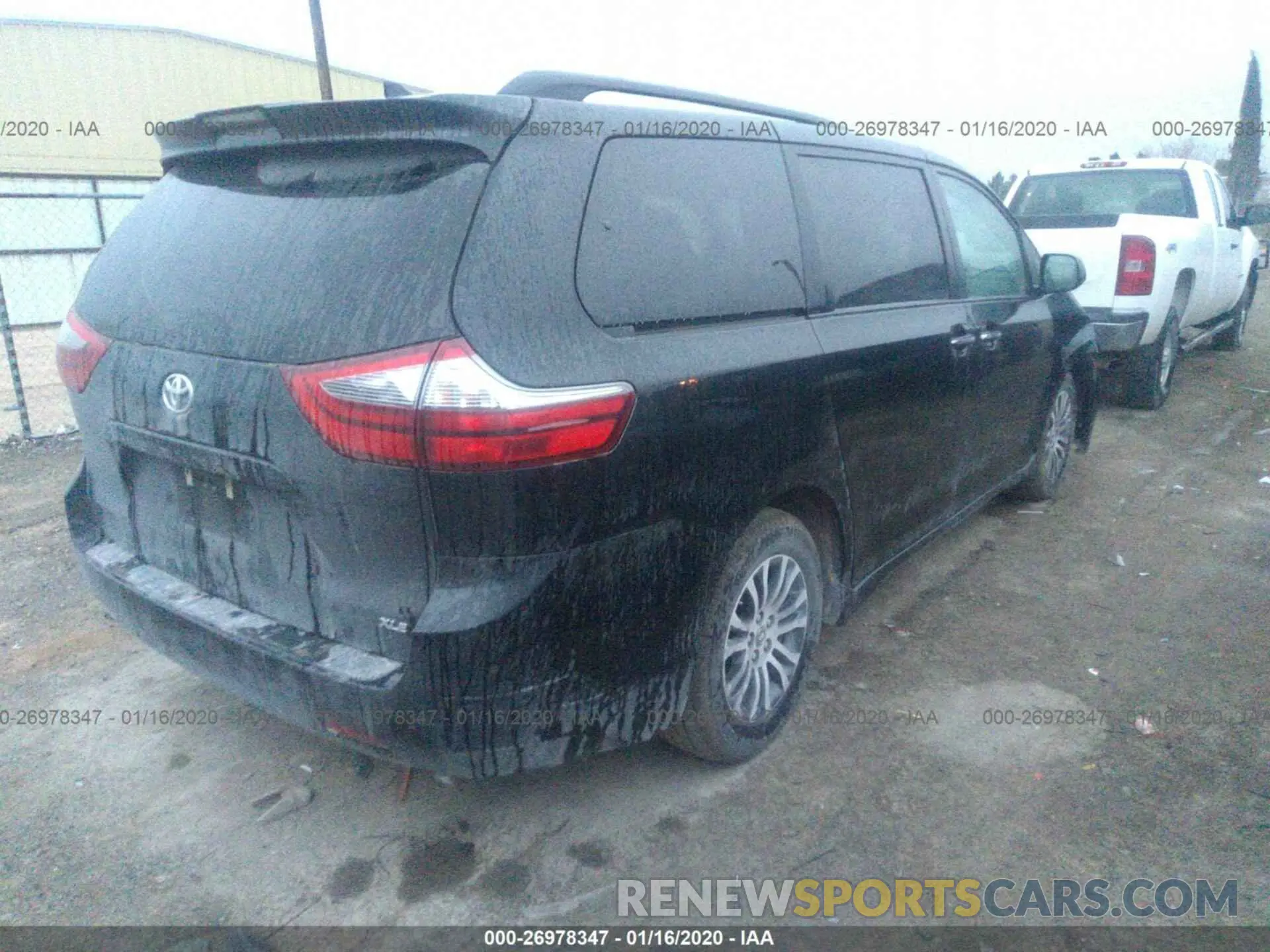 4 Photograph of a damaged car 5TDYZ3DC6LS029535 TOYOTA SIENNA 2020