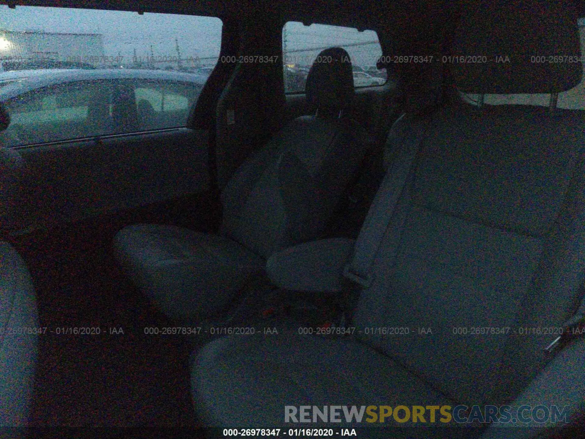 8 Photograph of a damaged car 5TDYZ3DC6LS029535 TOYOTA SIENNA 2020