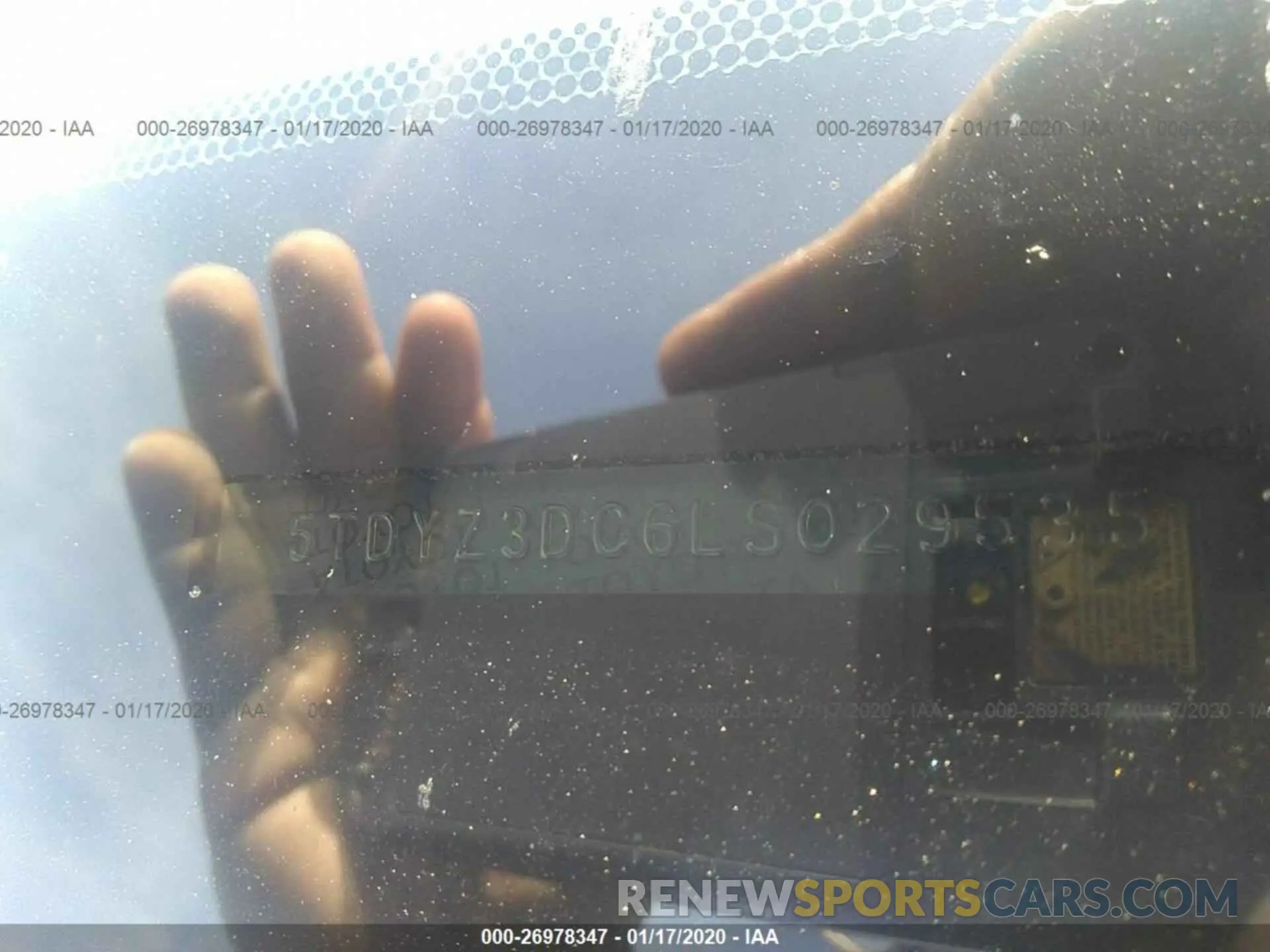 9 Photograph of a damaged car 5TDYZ3DC6LS029535 TOYOTA SIENNA 2020
