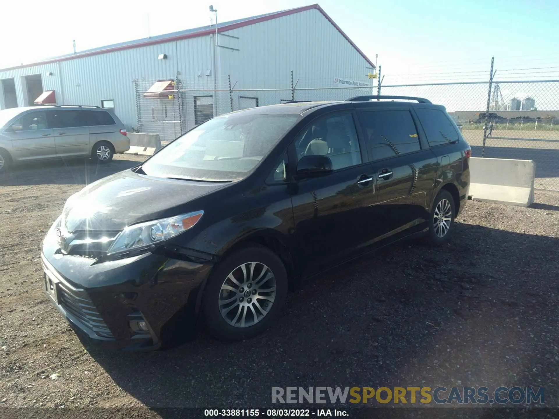 2 Photograph of a damaged car 5TDYZ3DC6LS069419 TOYOTA SIENNA 2020