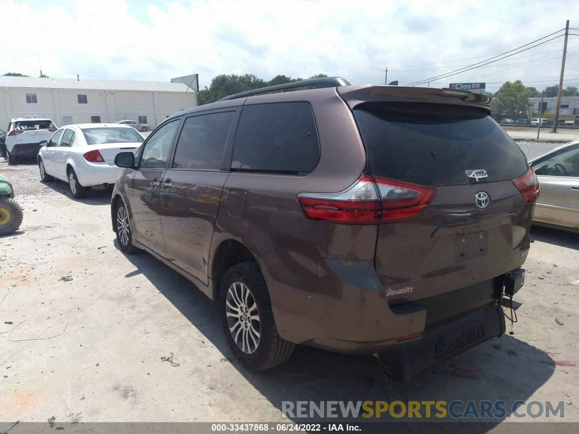 3 Photograph of a damaged car 5TDYZ3DC7LS036610 TOYOTA SIENNA 2020
