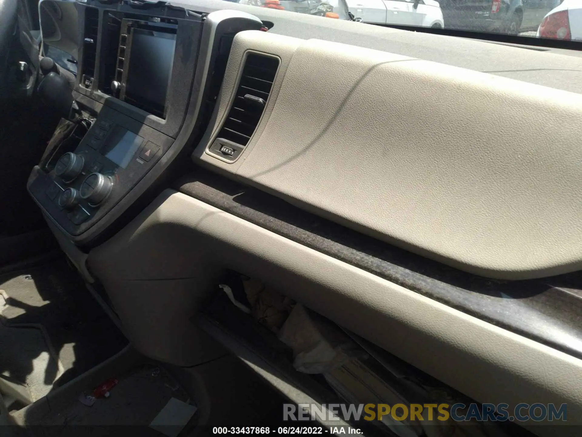 5 Photograph of a damaged car 5TDYZ3DC7LS036610 TOYOTA SIENNA 2020