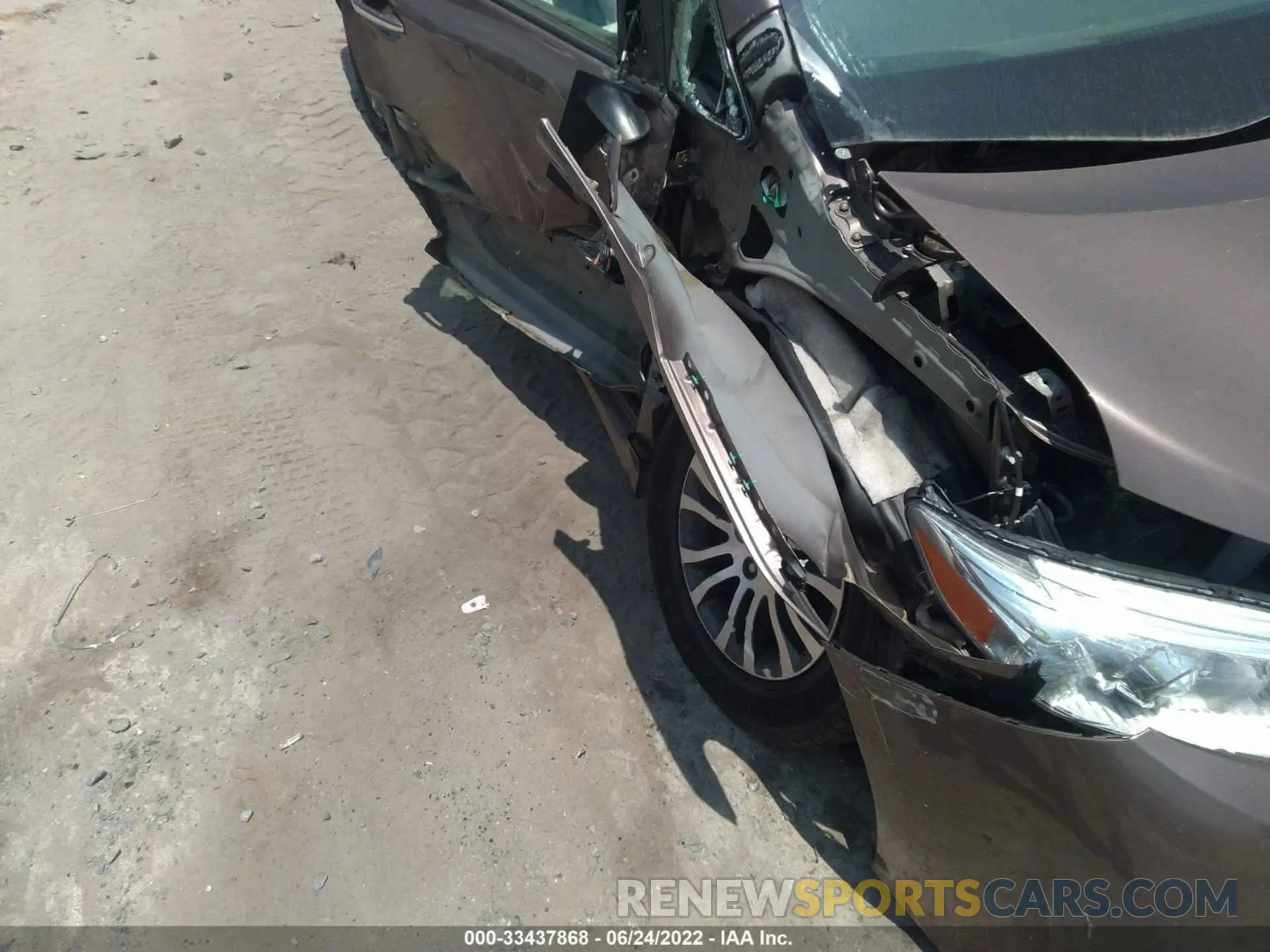 6 Photograph of a damaged car 5TDYZ3DC7LS036610 TOYOTA SIENNA 2020
