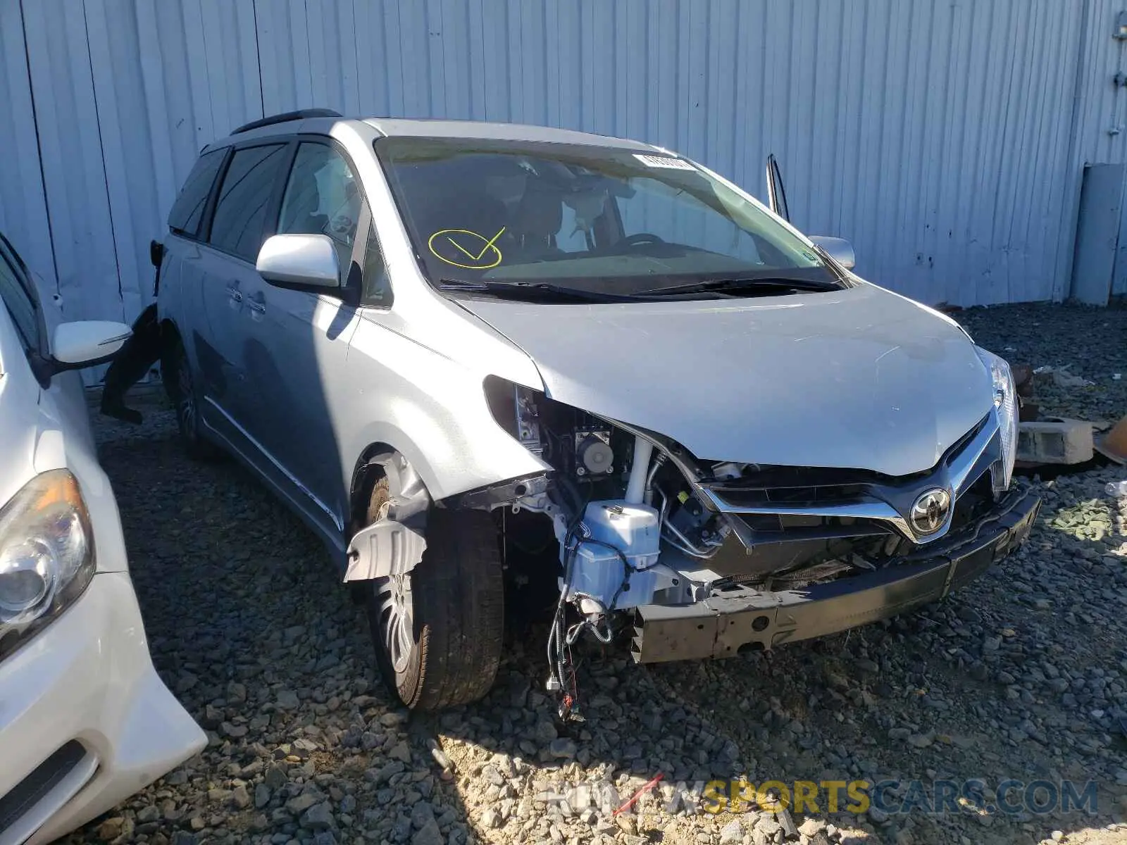 1 Photograph of a damaged car 5TDYZ3DC7LS058249 TOYOTA SIENNA 2020