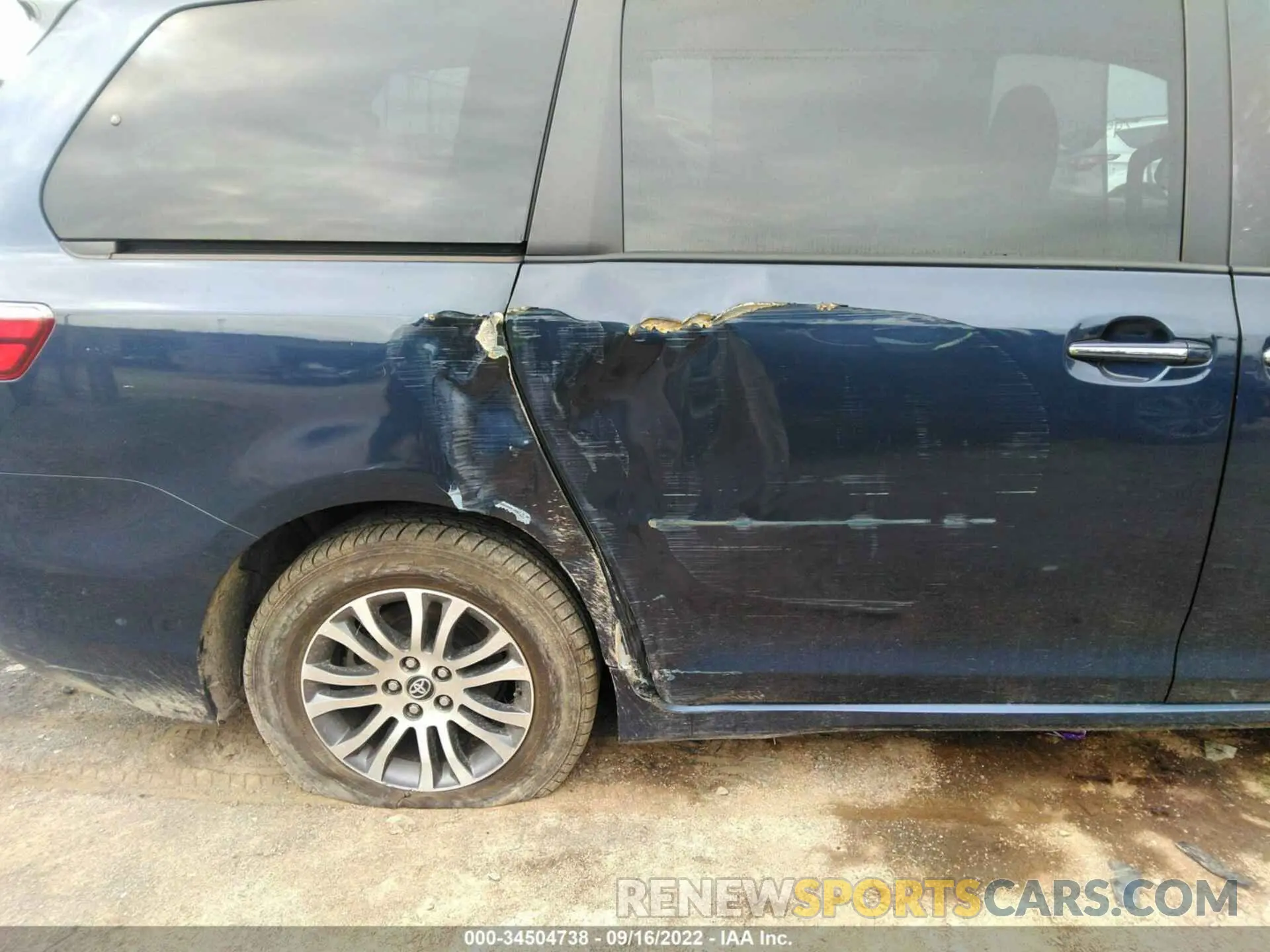 6 Photograph of a damaged car 5TDYZ3DC8LS033893 TOYOTA SIENNA 2020