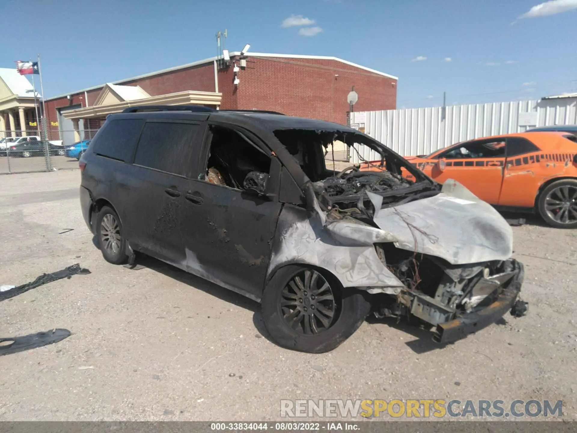 1 Photograph of a damaged car 5TDYZ3DC8LS054842 TOYOTA SIENNA 2020