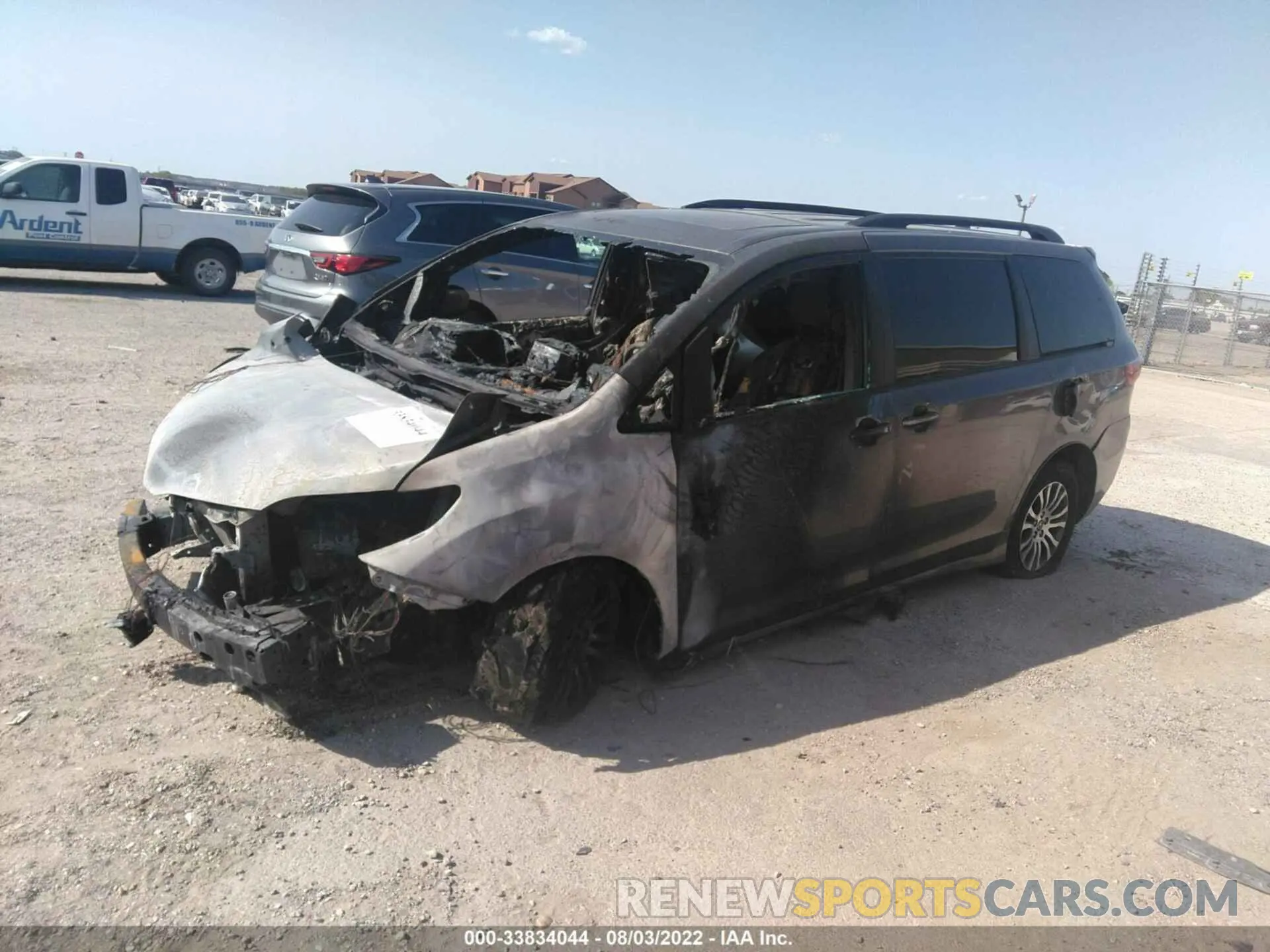 2 Photograph of a damaged car 5TDYZ3DC8LS054842 TOYOTA SIENNA 2020