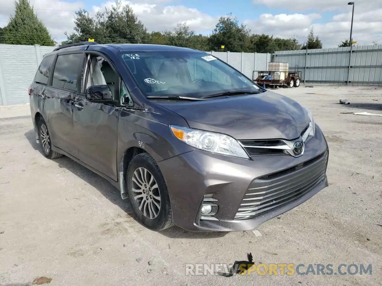 1 Фотография поврежденного автомобиля 5TDYZ3DC8LS073696 TOYOTA SIENNA 2020