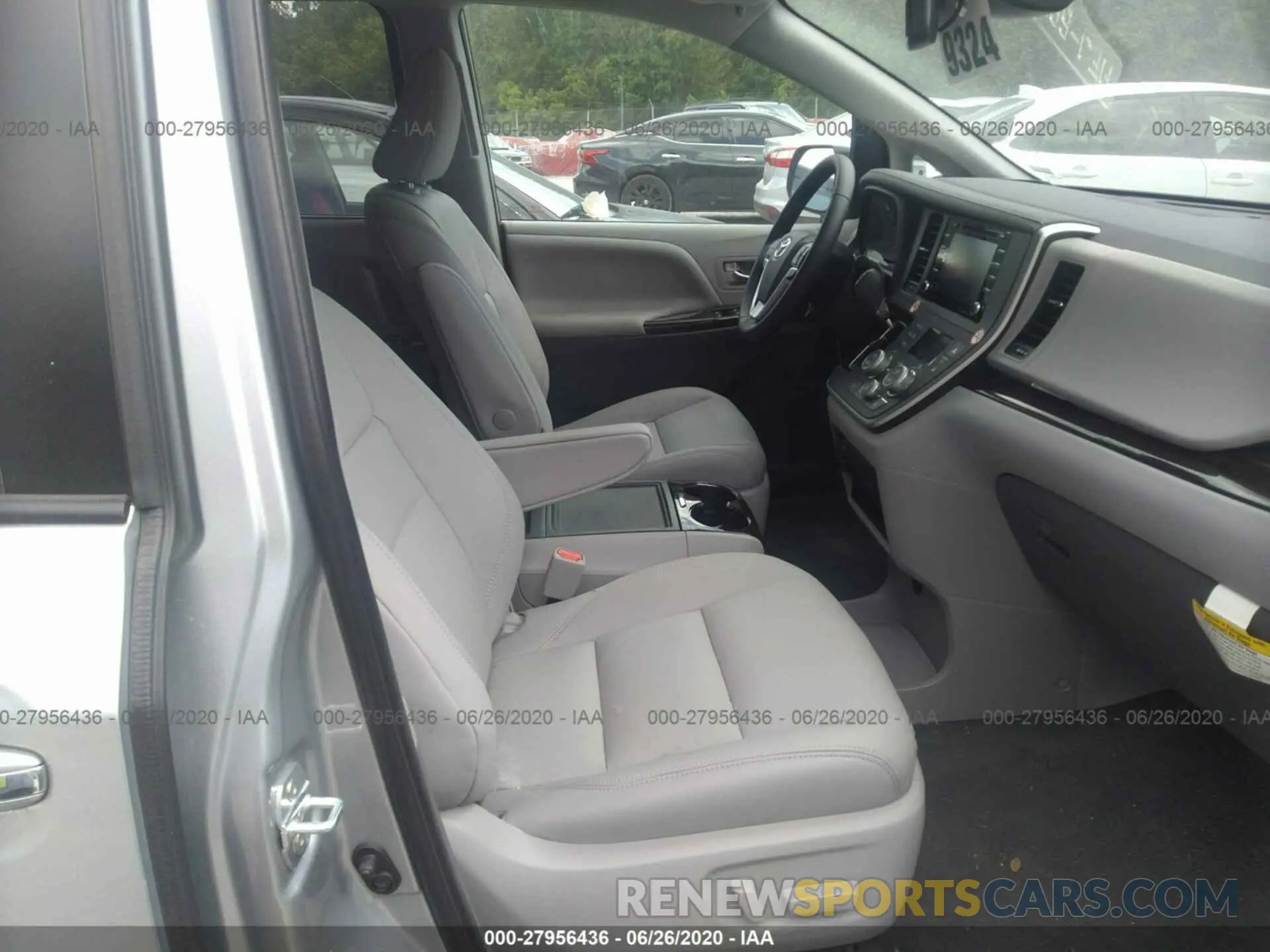 5 Photograph of a damaged car 5TDYZ3DC9LS067924 TOYOTA SIENNA 2020