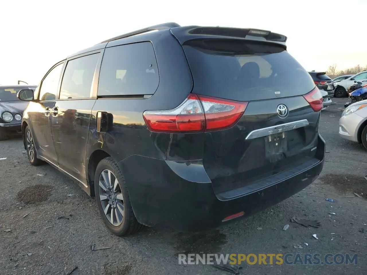 3 Photograph of a damaged car 5TDYZ3DCXLS025732 TOYOTA SIENNA 2020