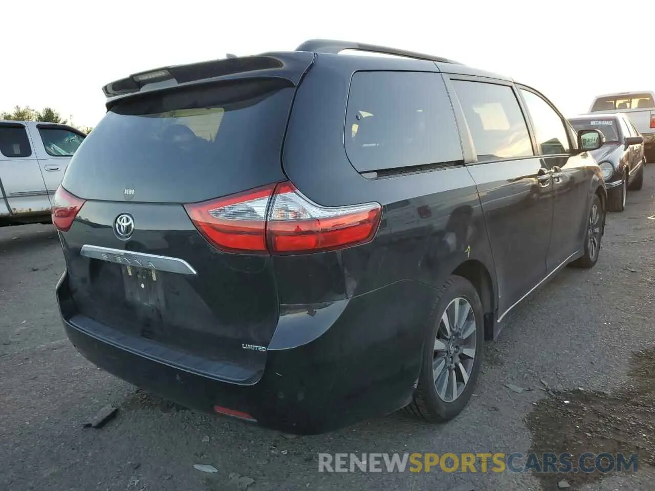 4 Photograph of a damaged car 5TDYZ3DCXLS025732 TOYOTA SIENNA 2020