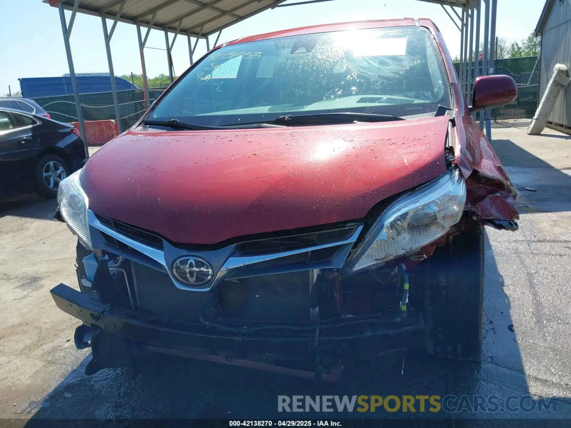 13 Photograph of a damaged car 5TDYZ3DCXLS031692 TOYOTA SIENNA 2020