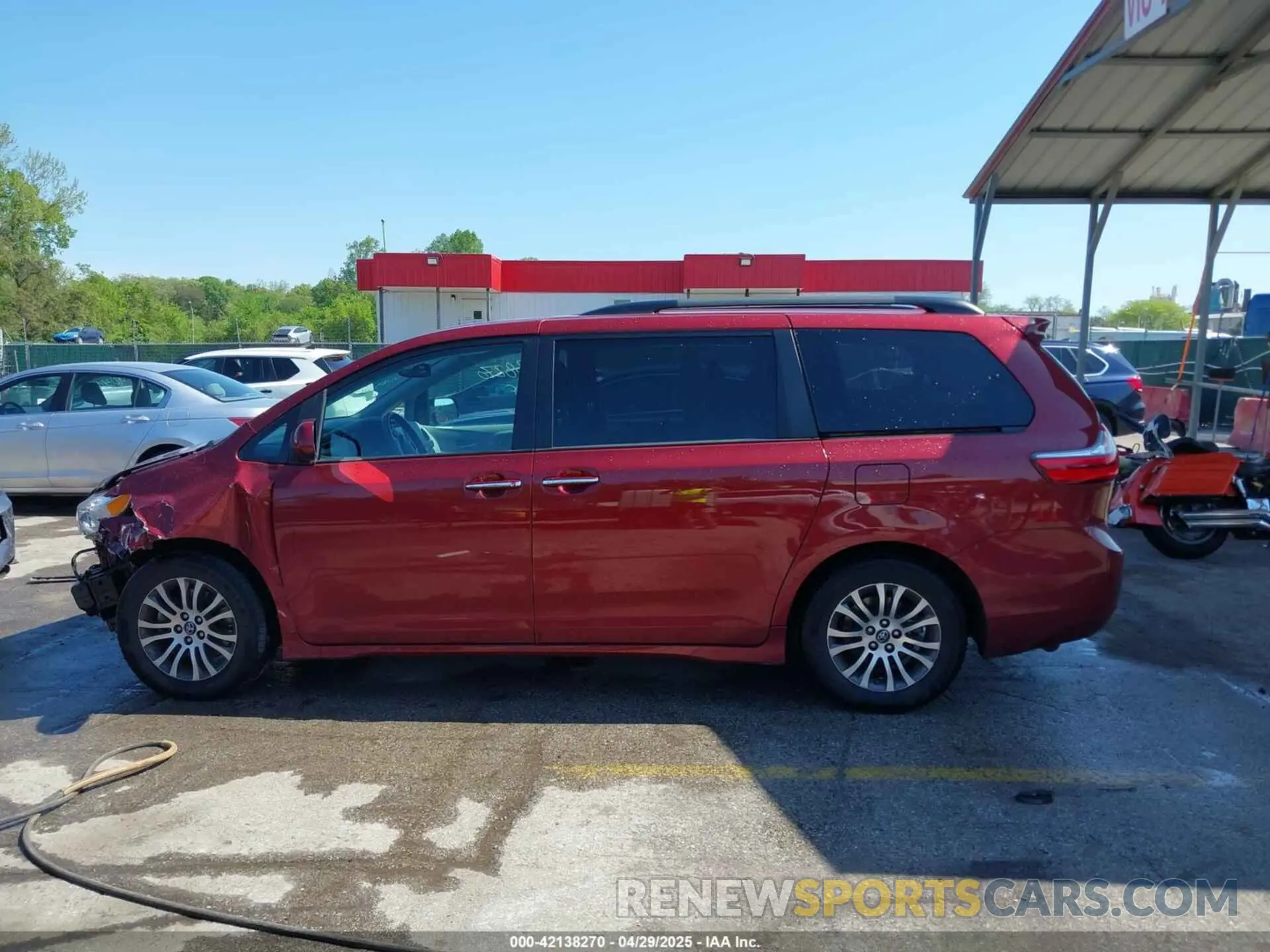 15 Photograph of a damaged car 5TDYZ3DCXLS031692 TOYOTA SIENNA 2020