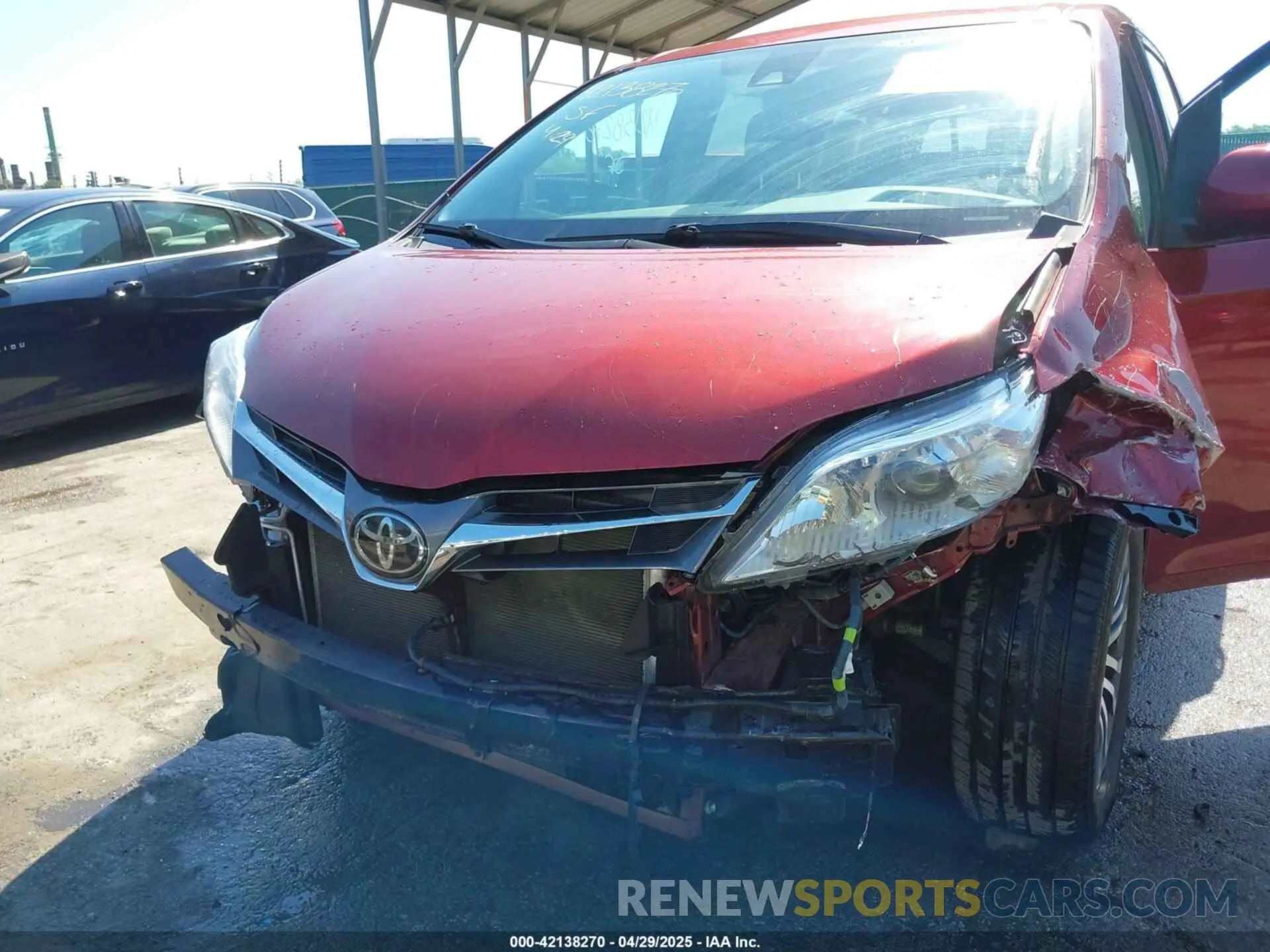 6 Photograph of a damaged car 5TDYZ3DCXLS031692 TOYOTA SIENNA 2020