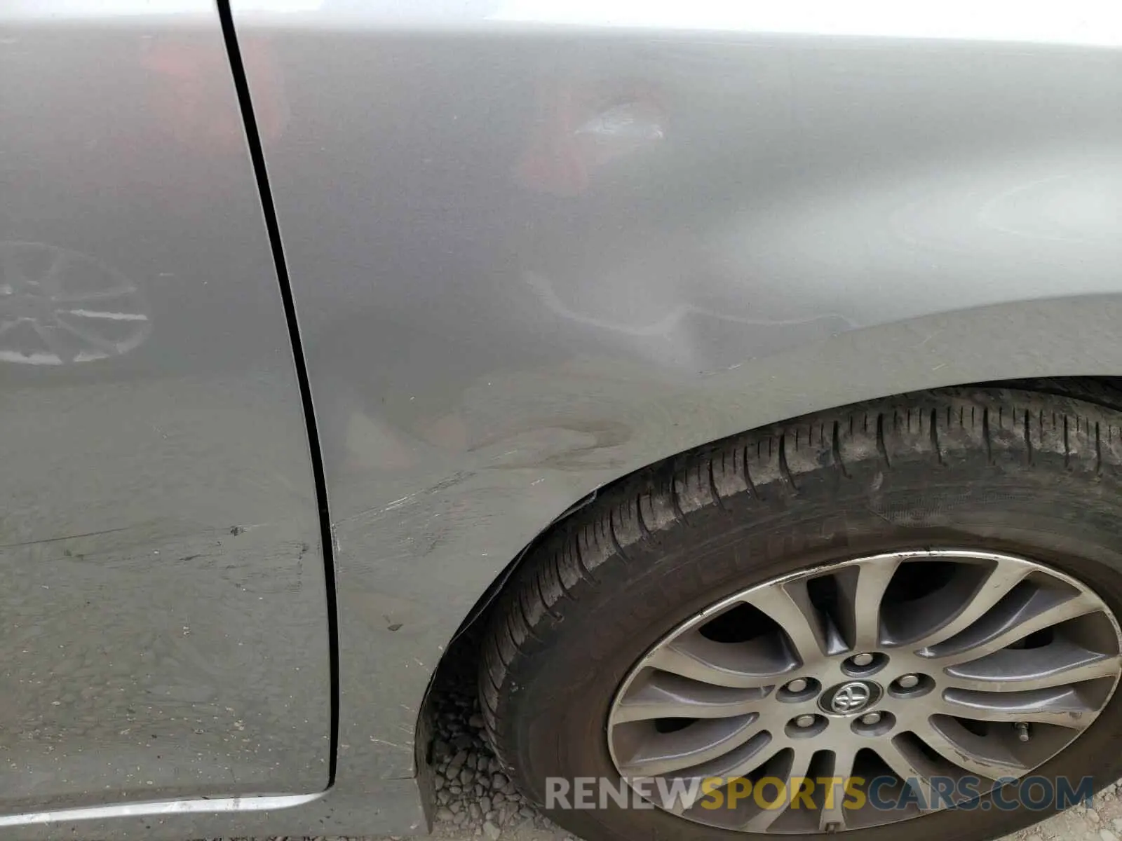 9 Photograph of a damaged car 5TDYZ3DCXLS040005 TOYOTA SIENNA 2020