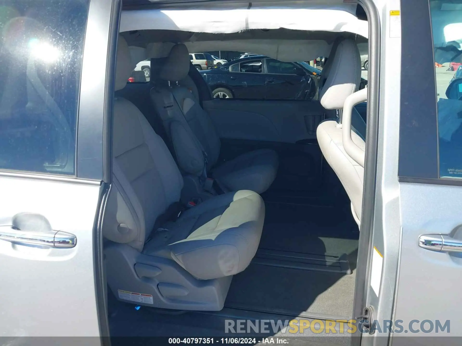 8 Фотография поврежденного автомобиля 5TDYZ3DCXLS075269 TOYOTA SIENNA 2020