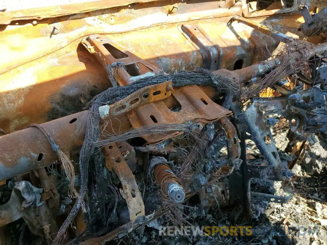 9 Photograph of a damaged car 5TDZZ3DC1LS034615 TOYOTA SIENNA 2020