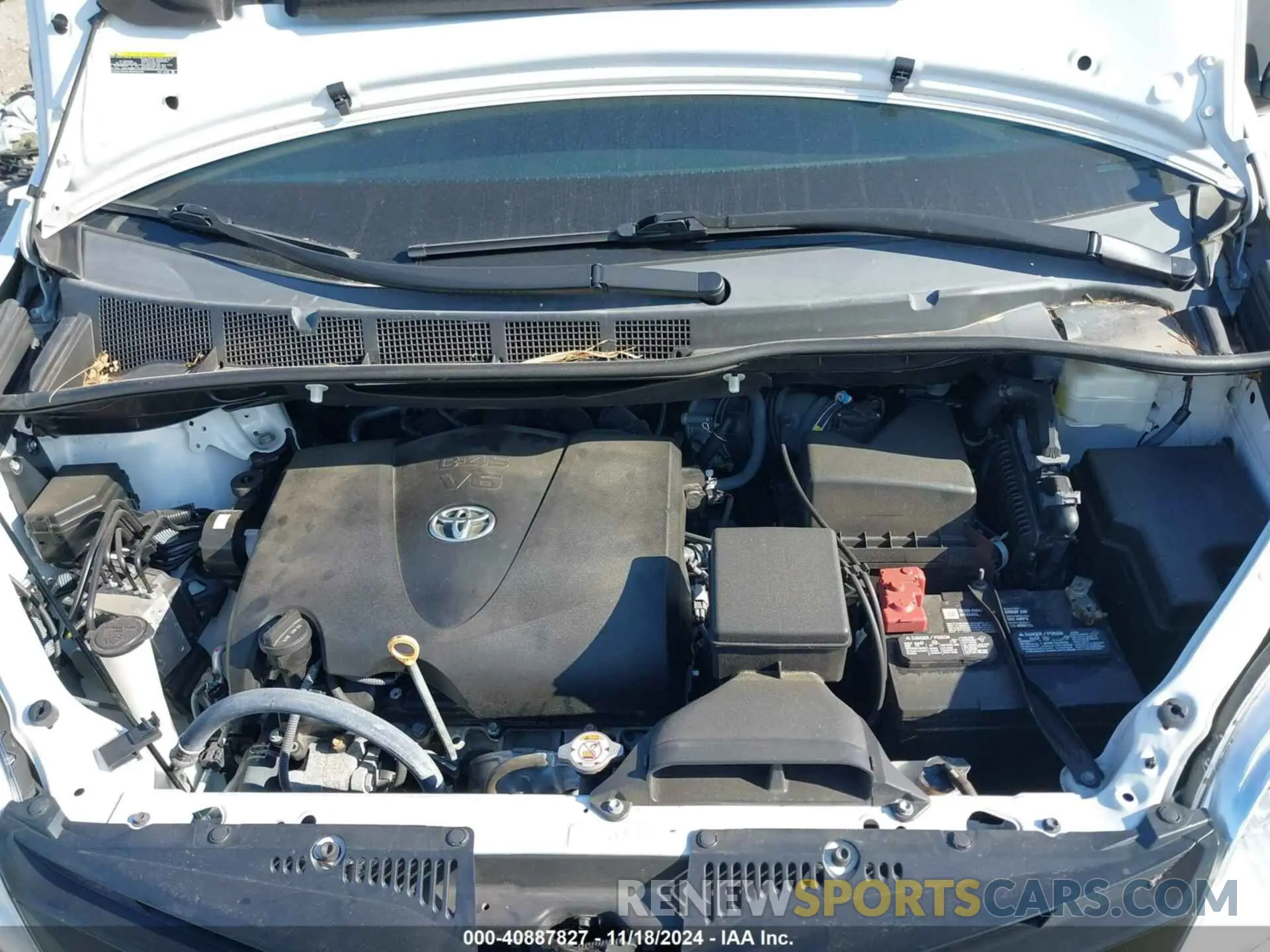 10 Photograph of a damaged car 5TDZZ3DC2LS066487 TOYOTA SIENNA 2020