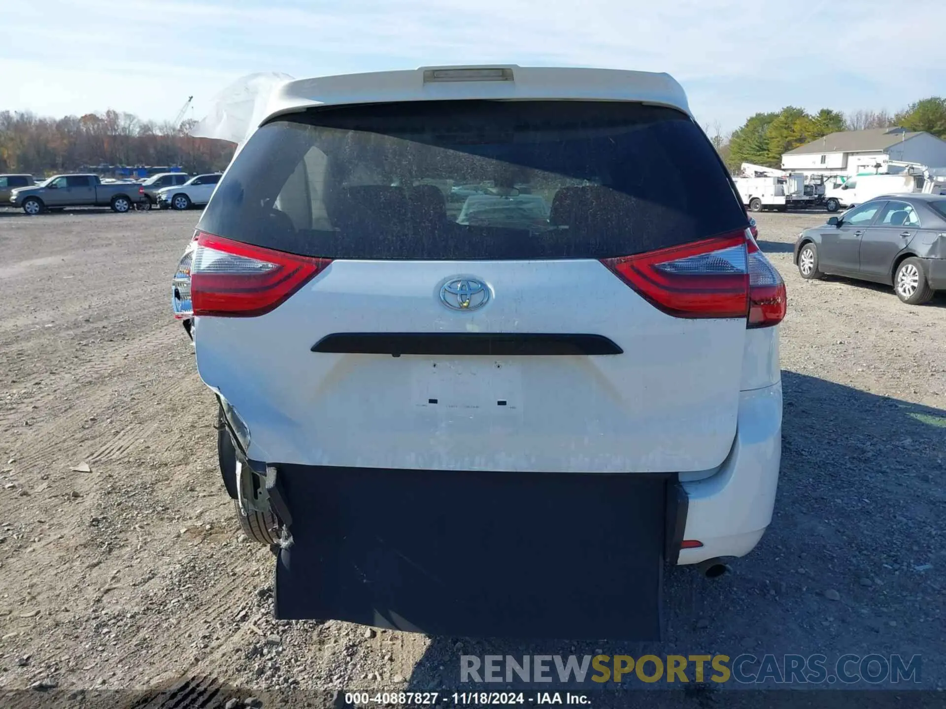 16 Photograph of a damaged car 5TDZZ3DC2LS066487 TOYOTA SIENNA 2020