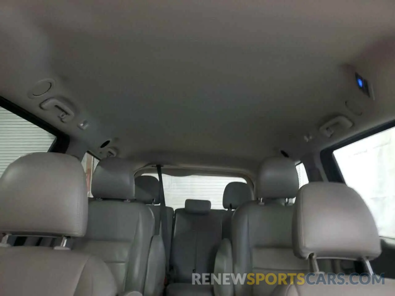 10 Photograph of a damaged car 5TDZZ3DC6LS082787 TOYOTA SIENNA 2020