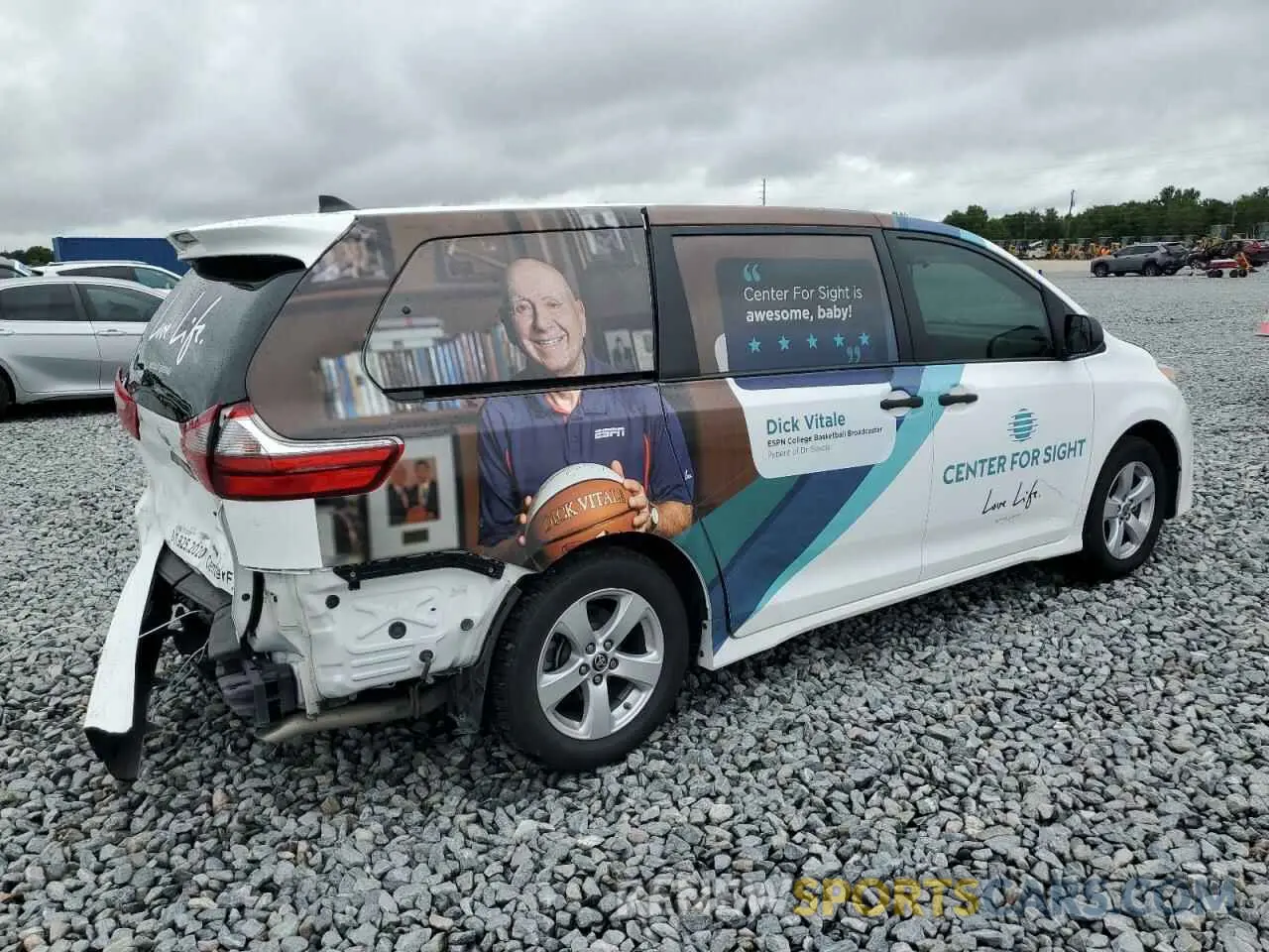 3 Photograph of a damaged car 5TDZZ3DC8LS061830 TOYOTA SIENNA 2020