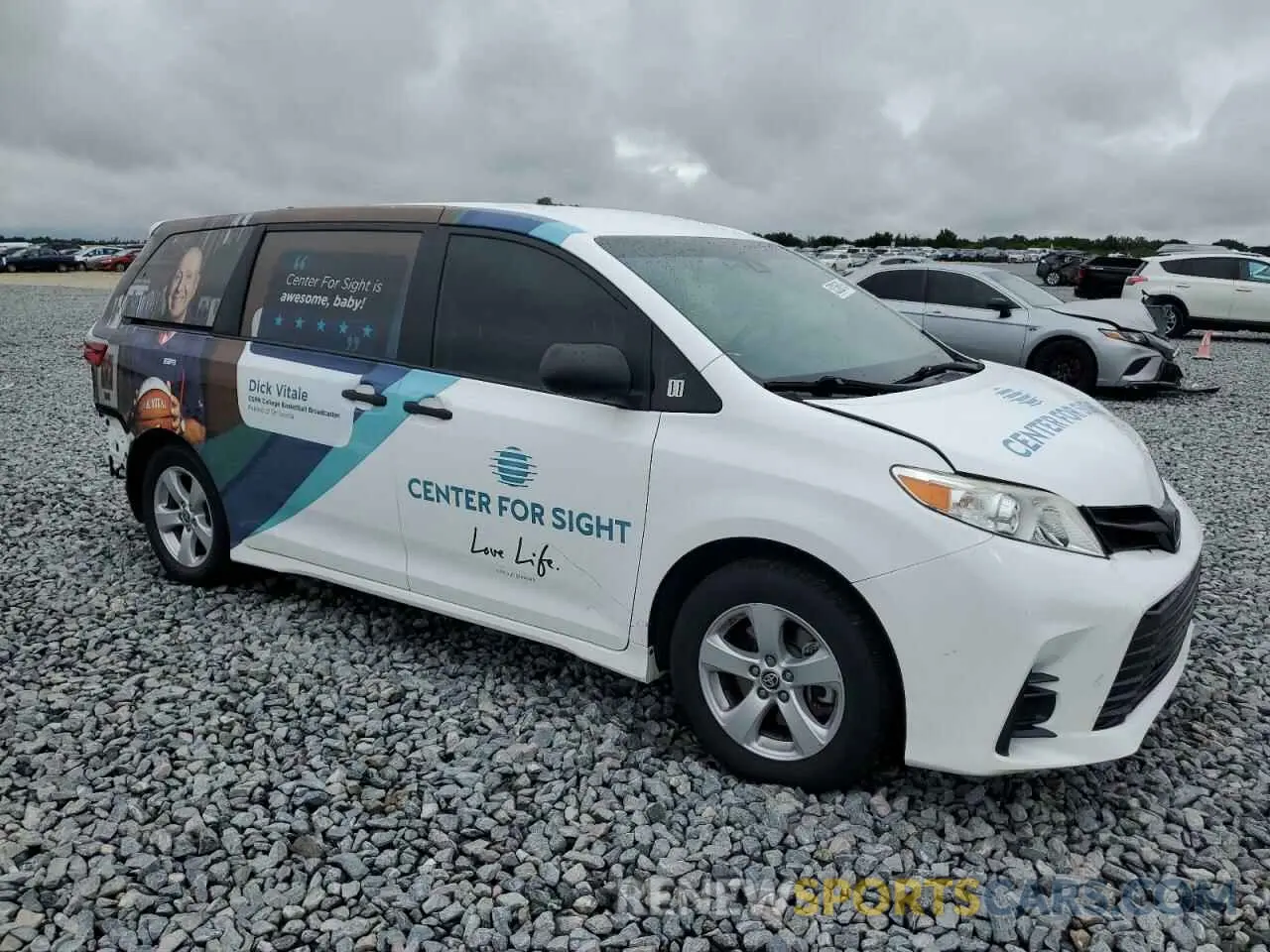 4 Photograph of a damaged car 5TDZZ3DC8LS061830 TOYOTA SIENNA 2020