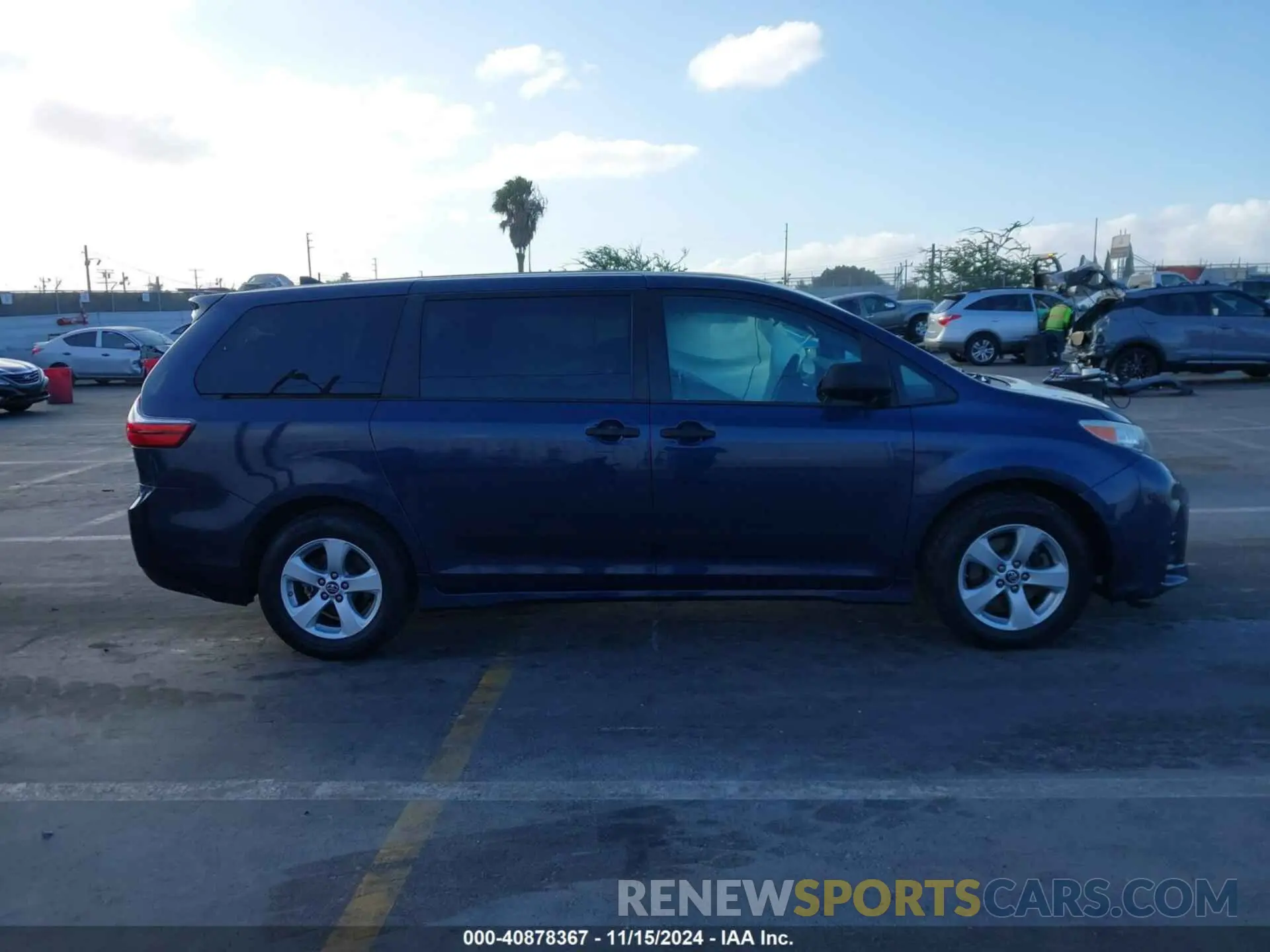 13 Фотография поврежденного автомобиля 5TDZZ3DC9LS047001 TOYOTA SIENNA 2020