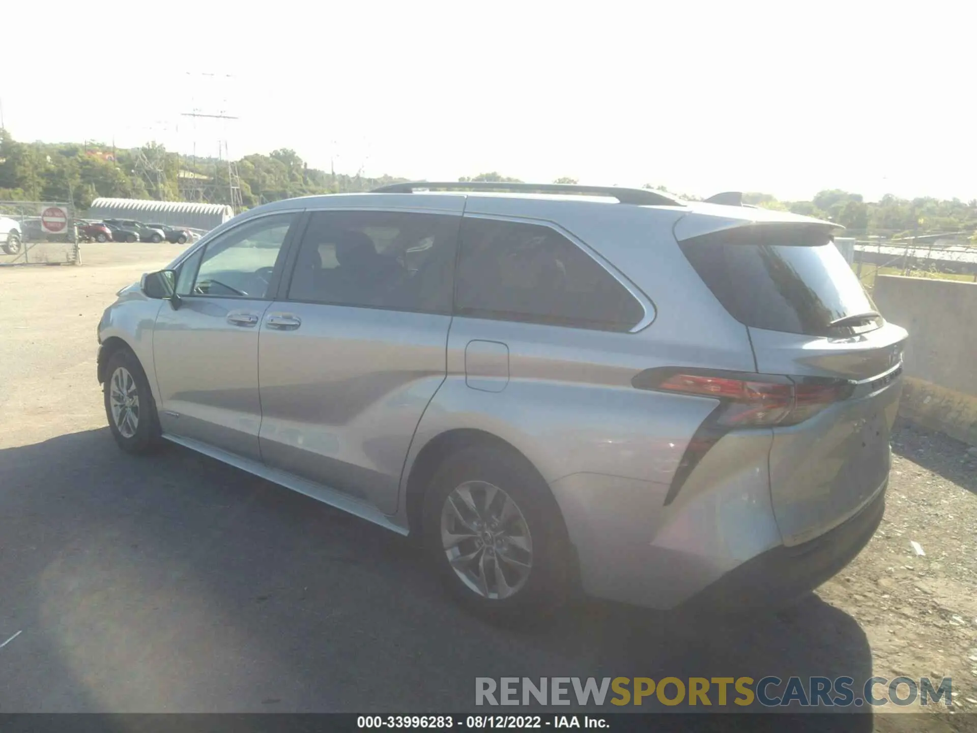 3 Photograph of a damaged car 5TDBRKEC5MS056760 TOYOTA SIENNA 2021