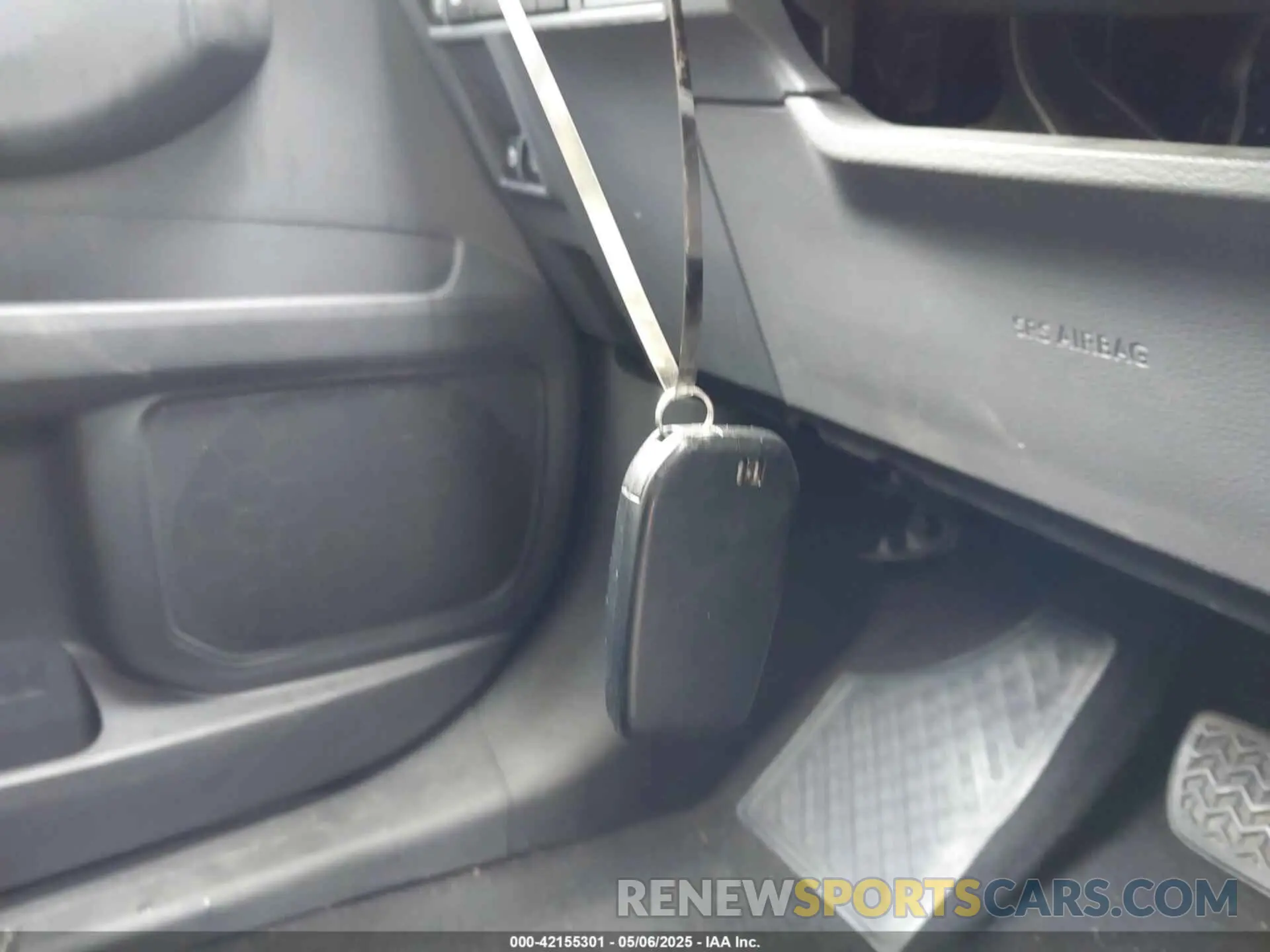 11 Photograph of a damaged car 5TDBRKEC8MS008394 TOYOTA SIENNA 2021