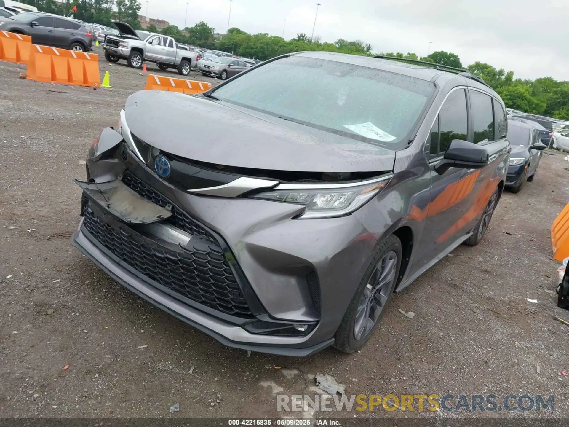2 Photograph of a damaged car 5TDDRKEC4MS017361 TOYOTA SIENNA 2021