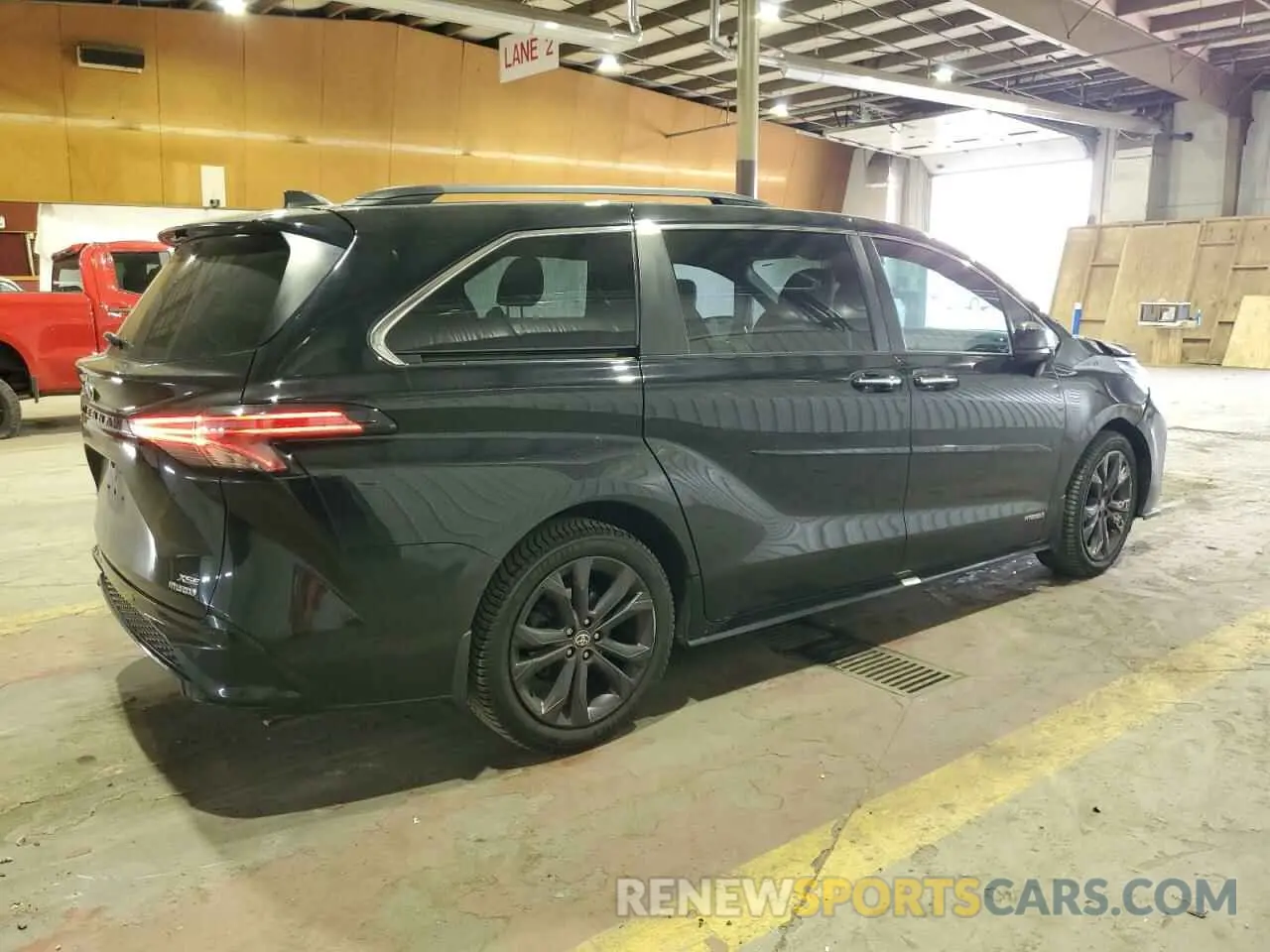3 Фотография поврежденного автомобиля 5TDDRKEC5MS029633 TOYOTA SIENNA 2021