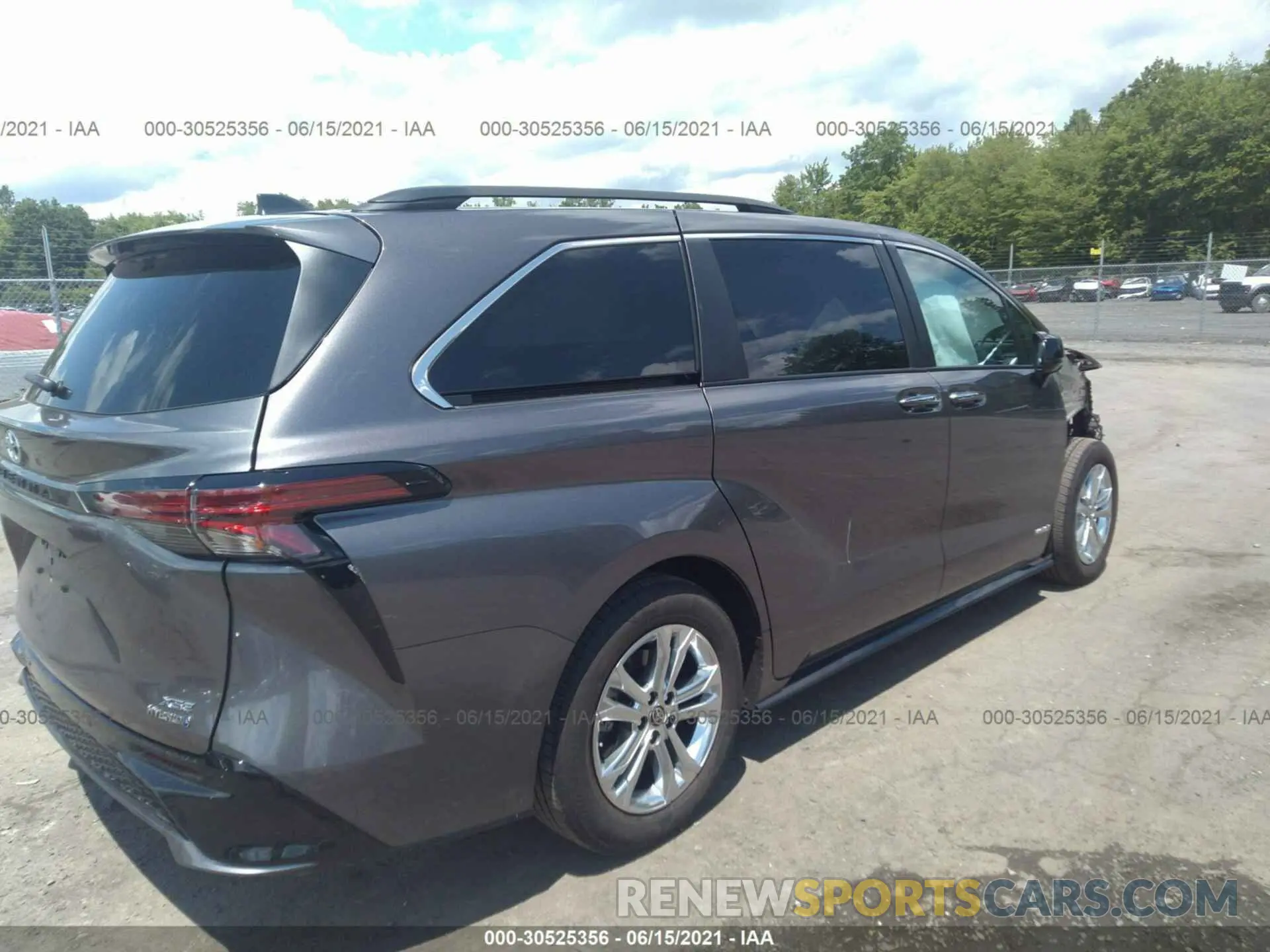 4 Photograph of a damaged car 5TDDSKFC6MS009264 TOYOTA SIENNA 2021