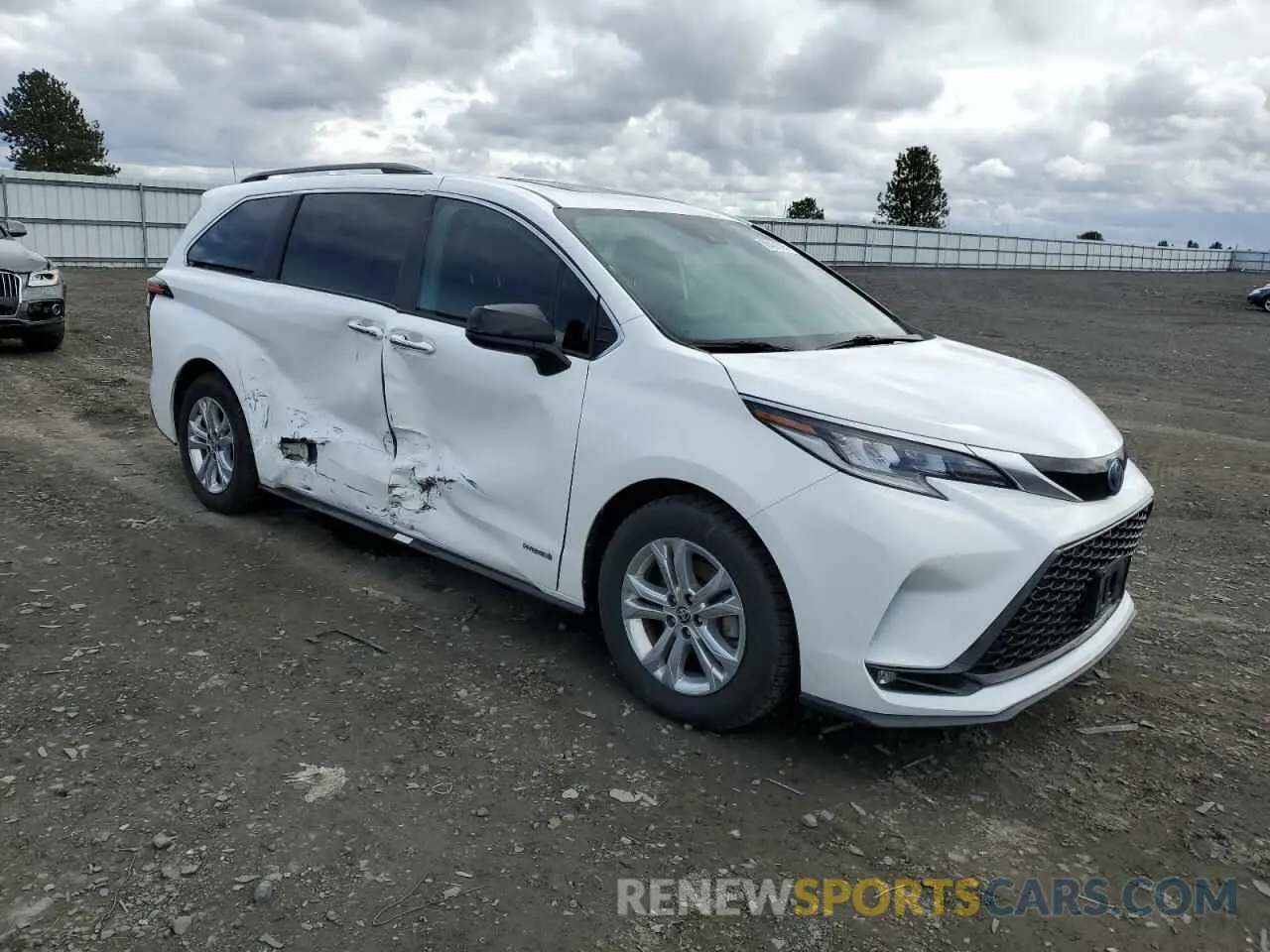 4 Photograph of a damaged car 5TDDSKFC7MS037087 TOYOTA SIENNA 2021