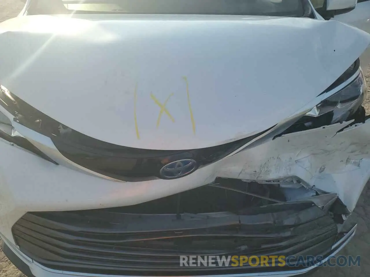 12 Photograph of a damaged car 5TDERKEC4MS012021 TOYOTA SIENNA 2021