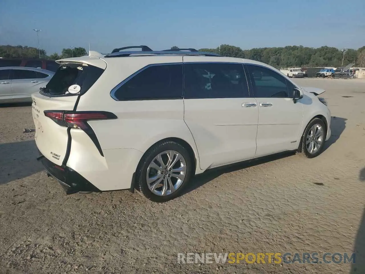 3 Photograph of a damaged car 5TDERKEC4MS012021 TOYOTA SIENNA 2021