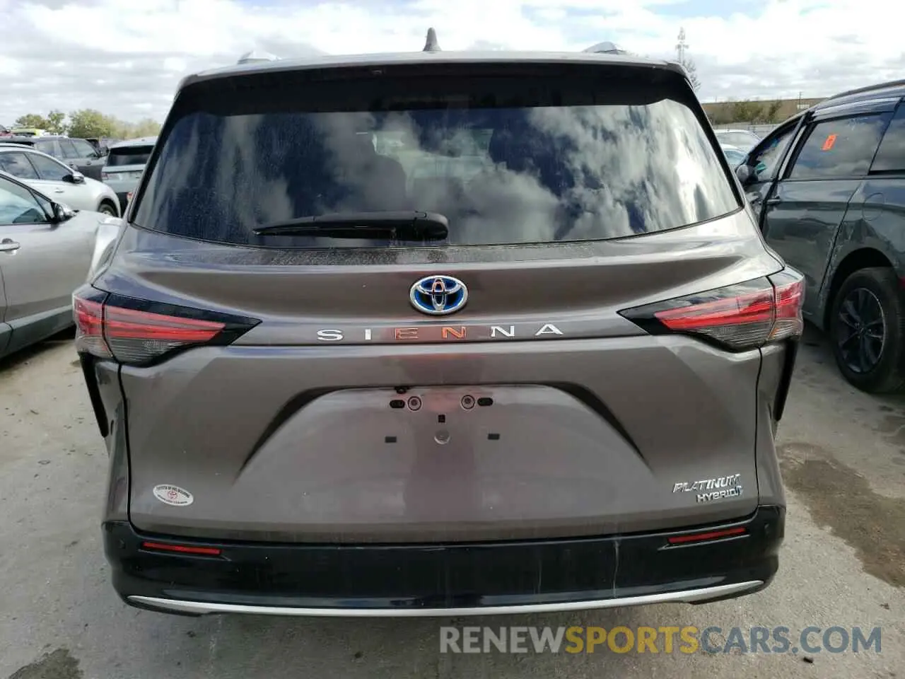 6 Photograph of a damaged car 5TDERKEC8MS068835 TOYOTA SIENNA 2021
