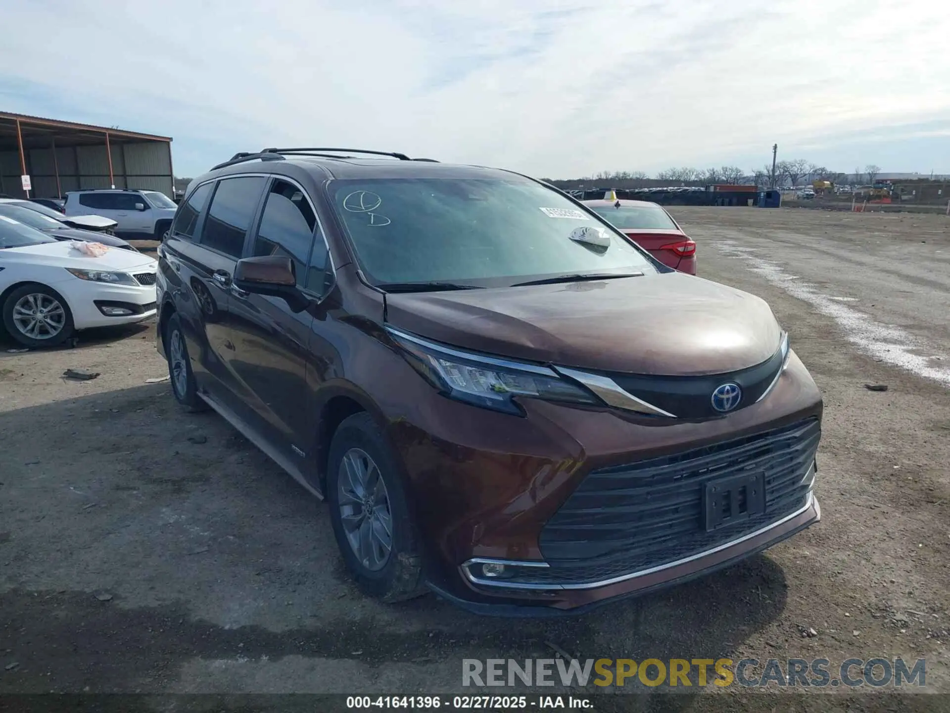1 Photograph of a damaged car 5TDJRKEC2MS005454 TOYOTA SIENNA 2021