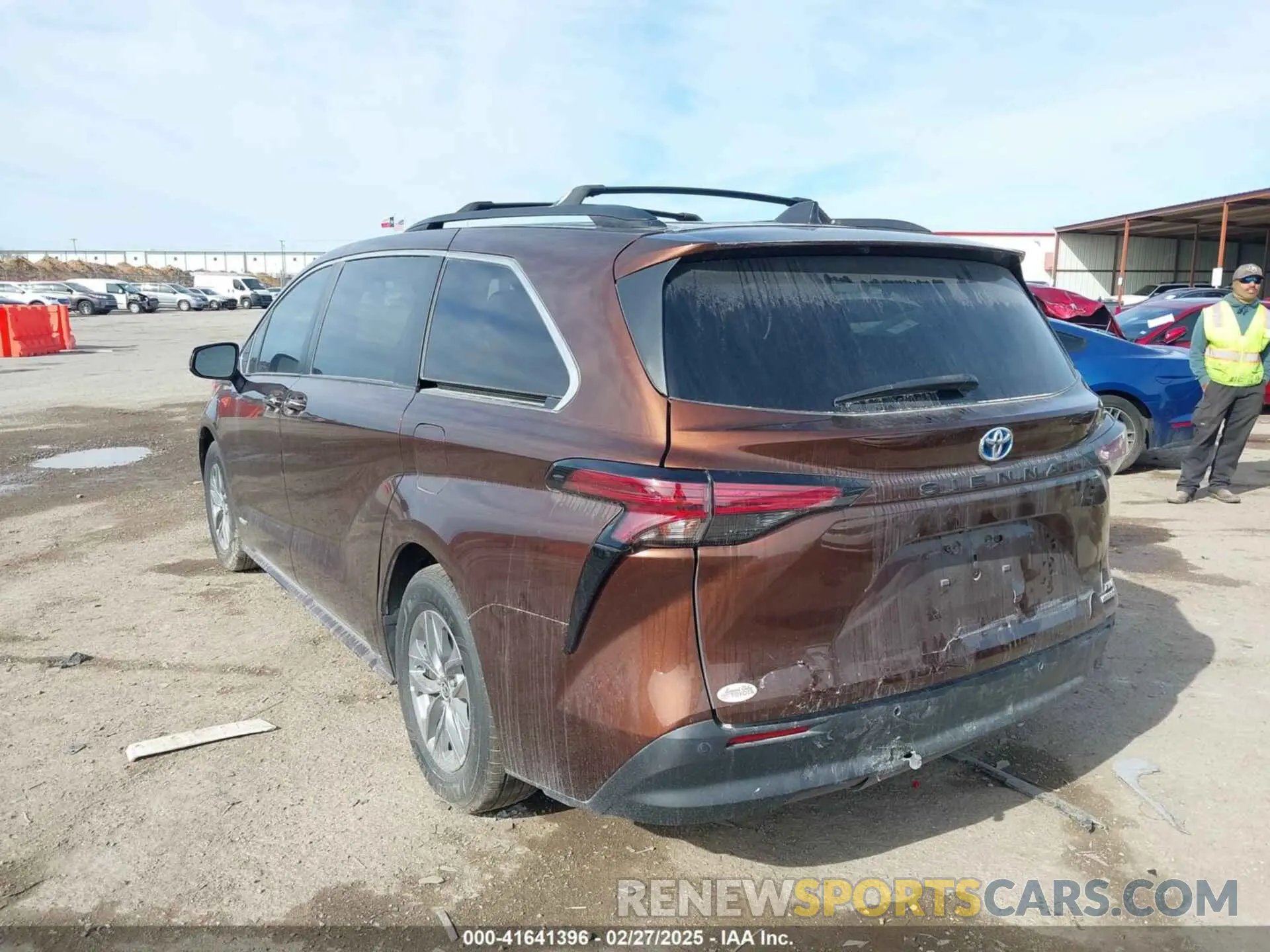 3 Photograph of a damaged car 5TDJRKEC2MS005454 TOYOTA SIENNA 2021