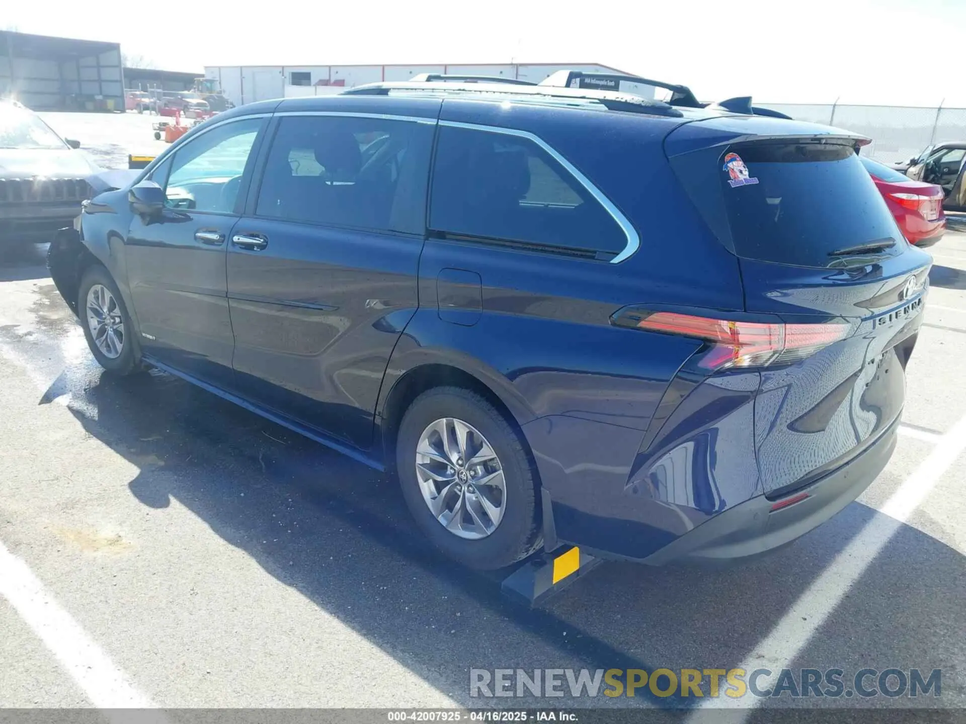 3 Фотография поврежденного автомобиля 5TDJRKEC2MS023873 TOYOTA SIENNA 2021