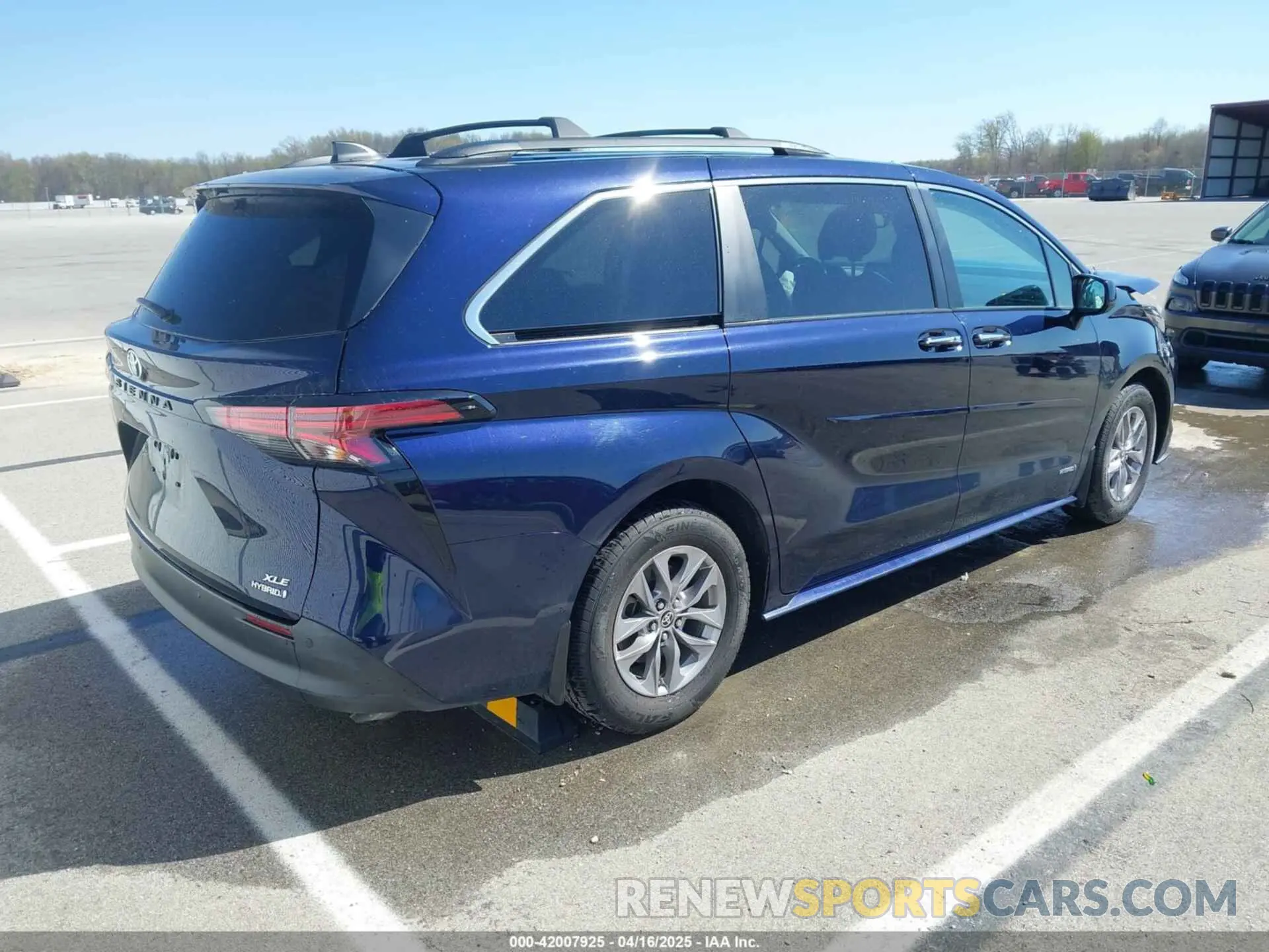 4 Фотография поврежденного автомобиля 5TDJRKEC2MS023873 TOYOTA SIENNA 2021