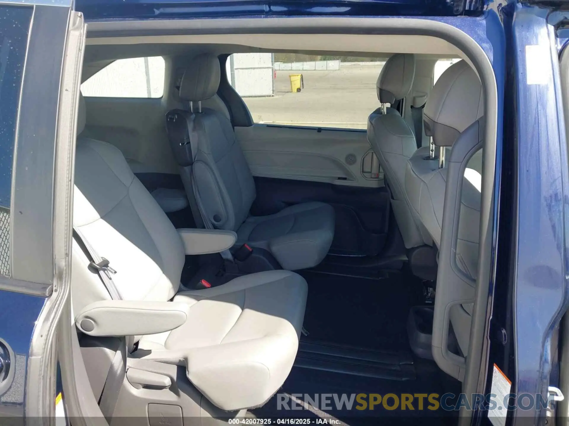8 Фотография поврежденного автомобиля 5TDJRKEC2MS023873 TOYOTA SIENNA 2021