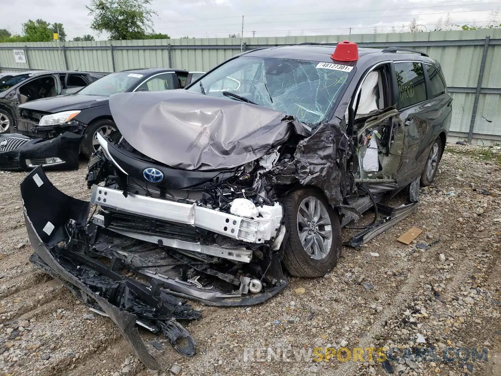 2 Photograph of a damaged car 5TDJRKEC2MS031259 TOYOTA SIENNA 2021