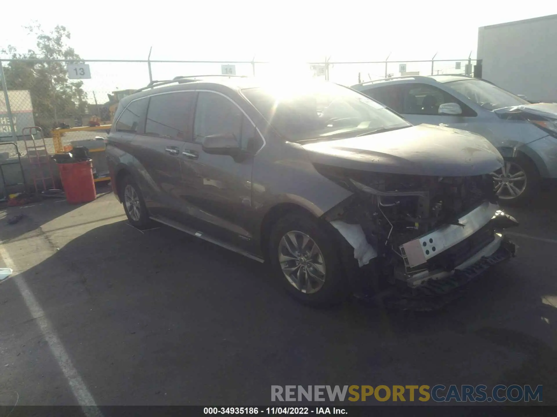 1 Фотография поврежденного автомобиля 5TDJRKEC5MS054860 TOYOTA SIENNA 2021