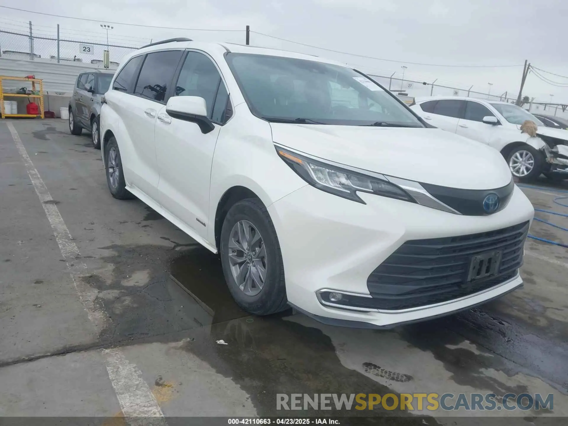 1 Фотография поврежденного автомобиля 5TDJRKEC8MS010030 TOYOTA SIENNA 2021